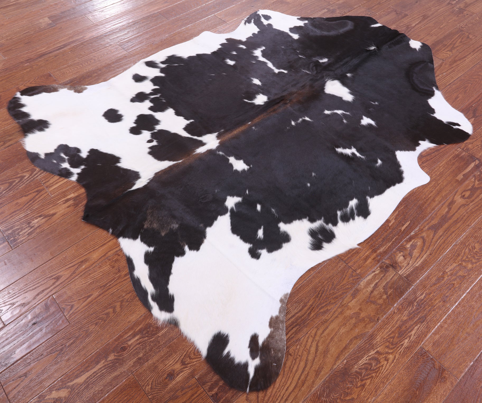 Natural Hair-On Cowhide Rug - 6' 5" X 5' 10" - Golden Nile