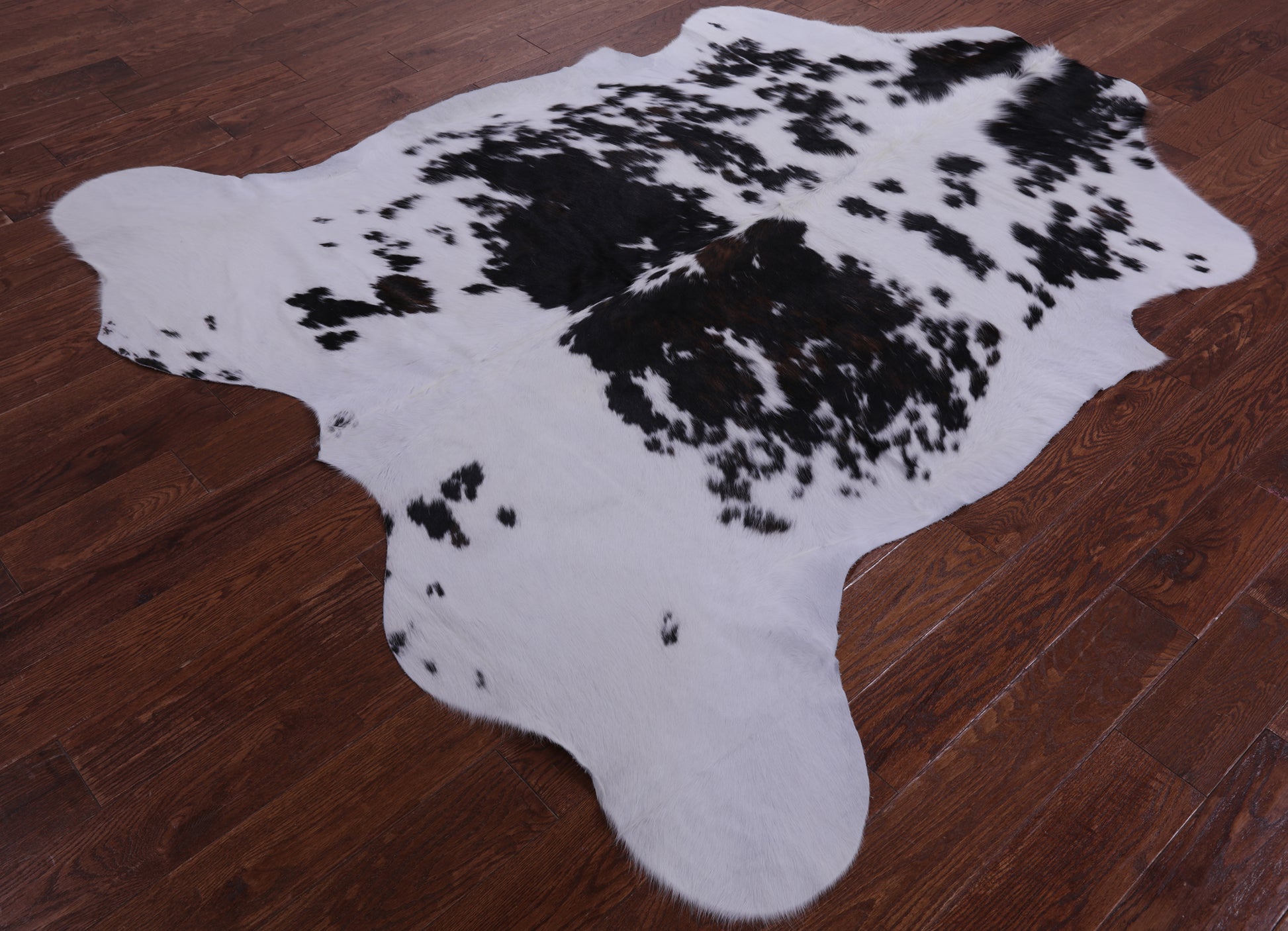 Natural Hair-On Cowhide Rug - 6' 10" X 6' 6" - Golden Nile