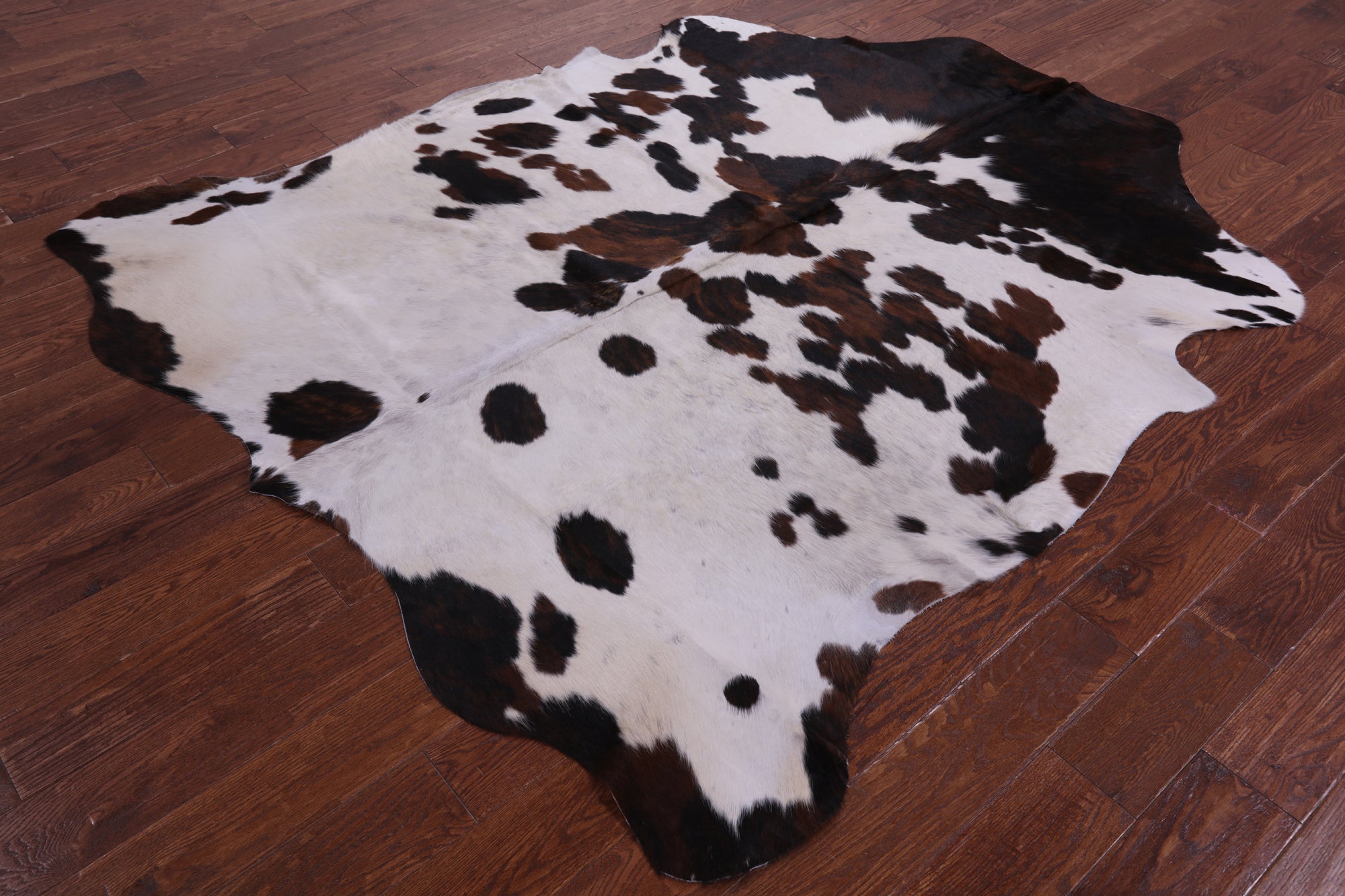 Natural Hair-On Cowhide Rug - 7' 2" X 6' 3" - Golden Nile