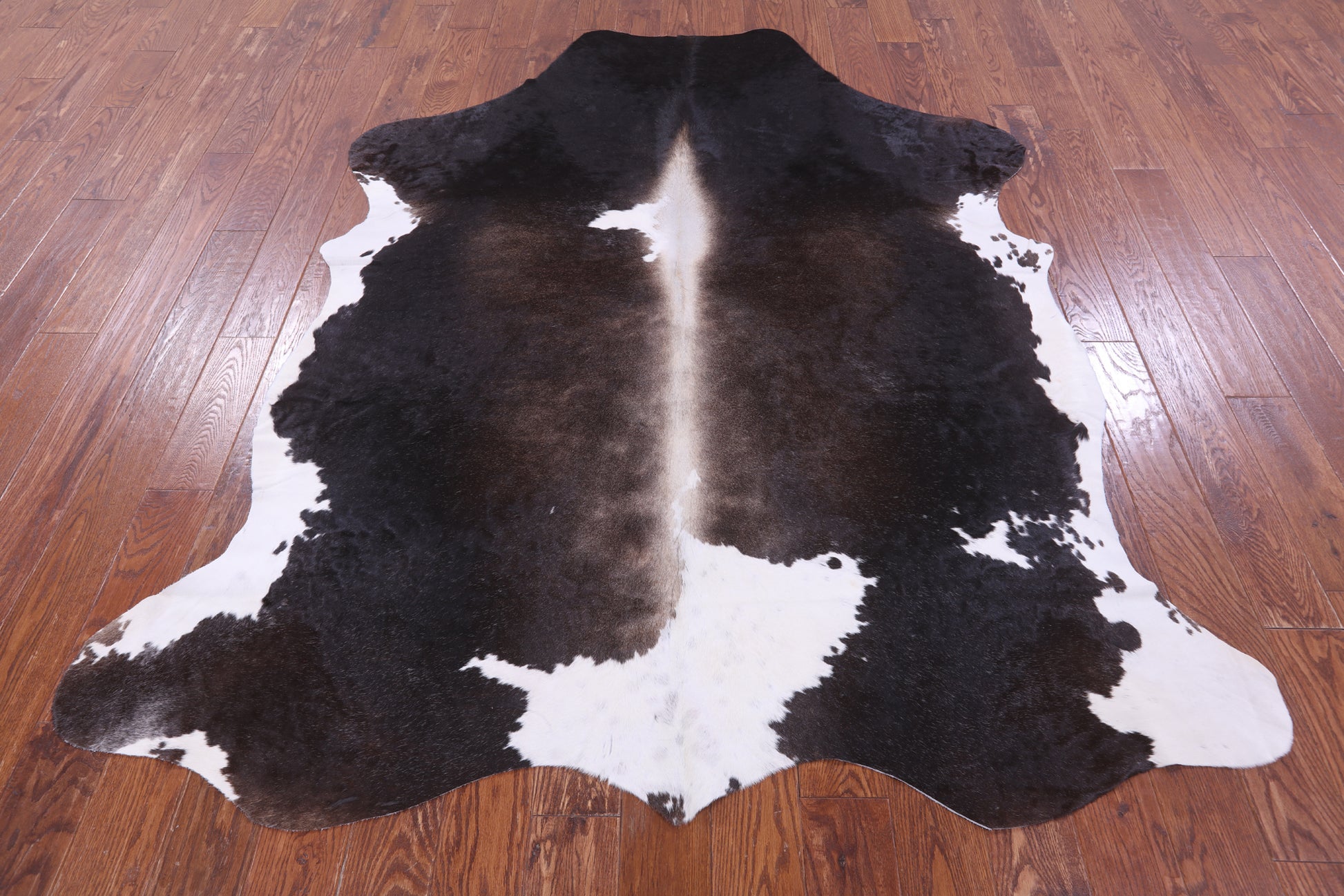 Natural Hair-On Cowhide Rug - 7' 5" X 6' 3" - Golden Nile