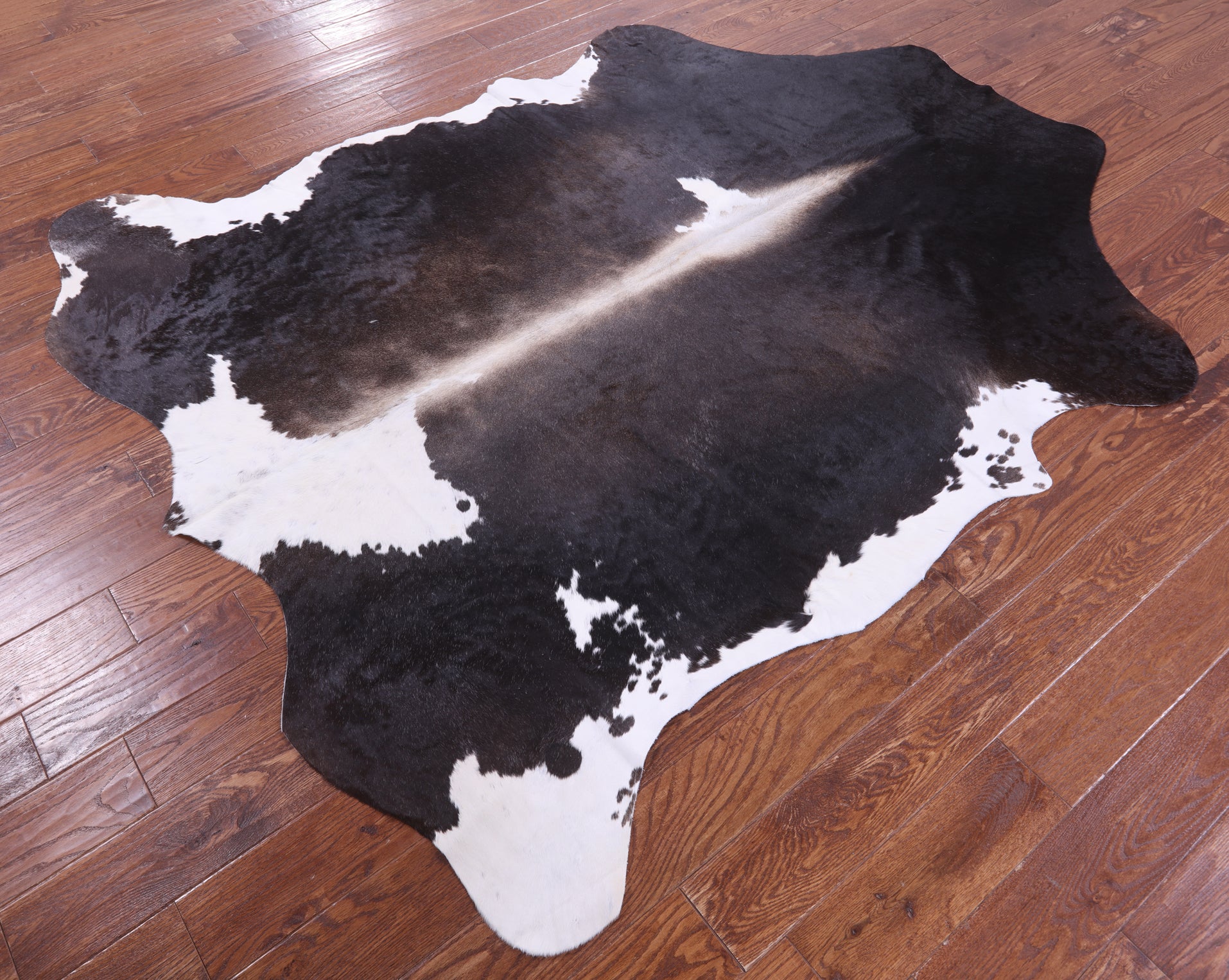 Natural Hair-On Cowhide Rug - 7' 5" X 6' 3" - Golden Nile