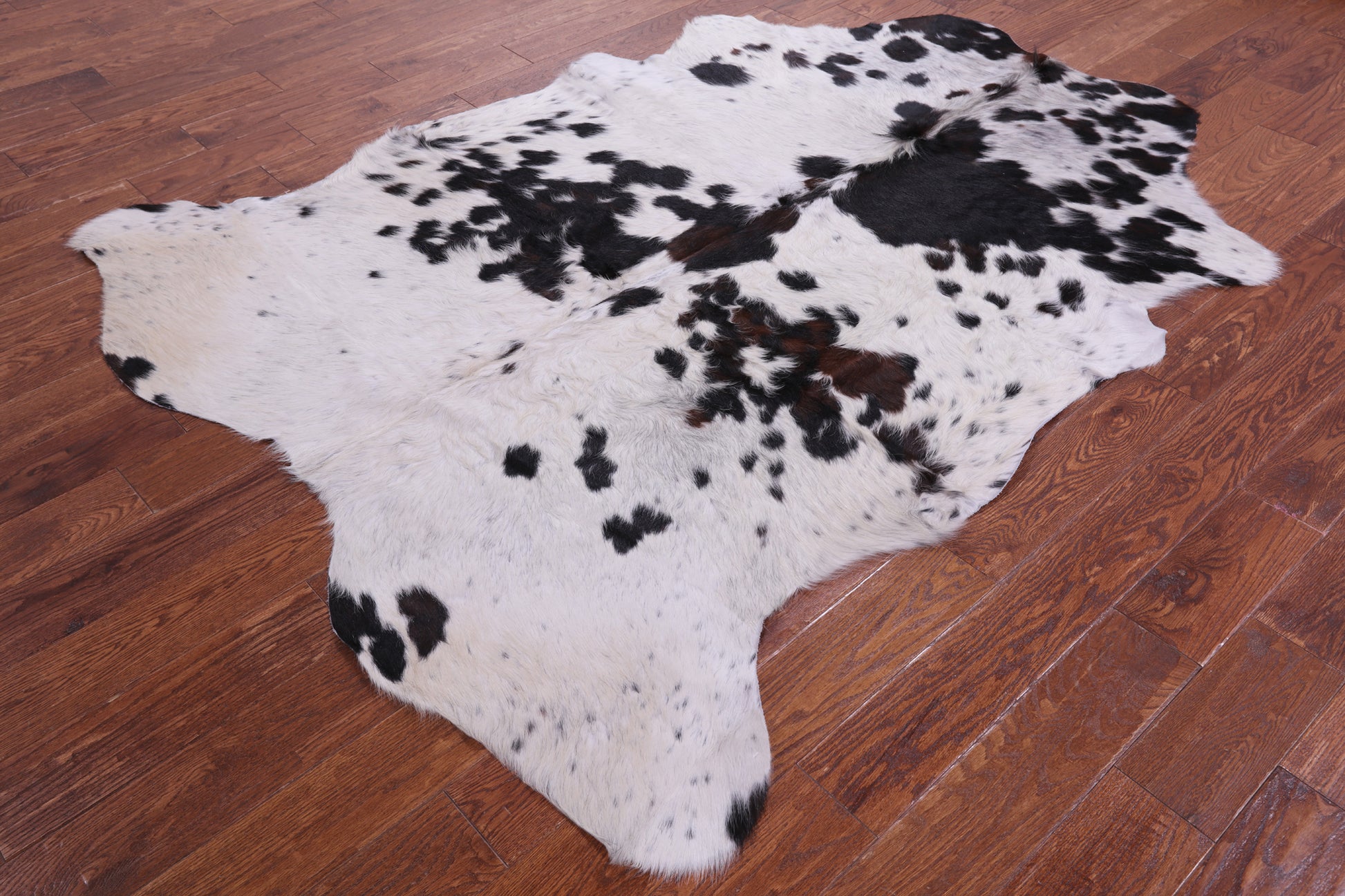 Natural Hair-On Cowhide Rug - 7' 1" X 5' 8" - Golden Nile