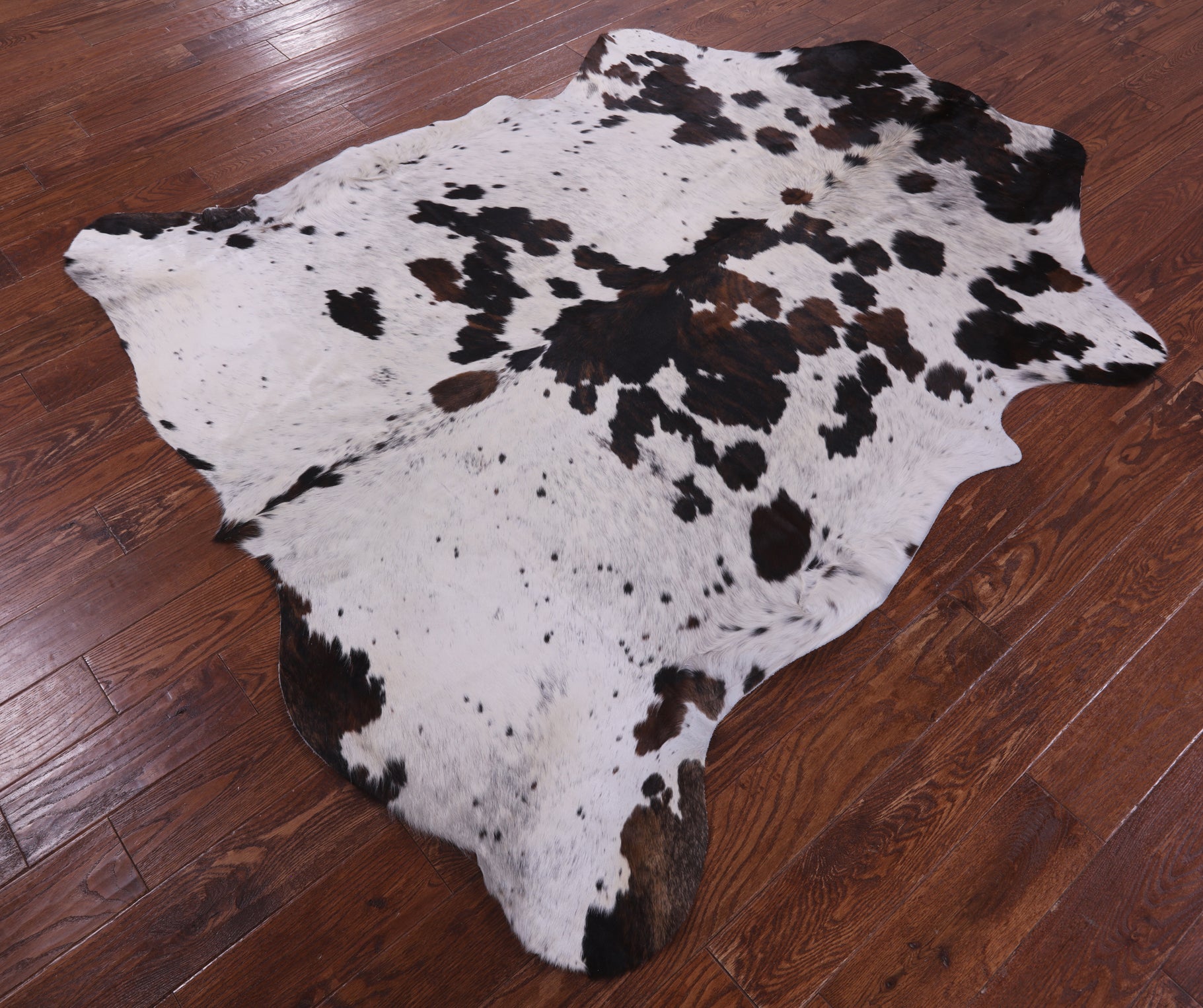 Natural Hair-On Cowhide Rug - 6' 9" X 6' 1" - Golden Nile
