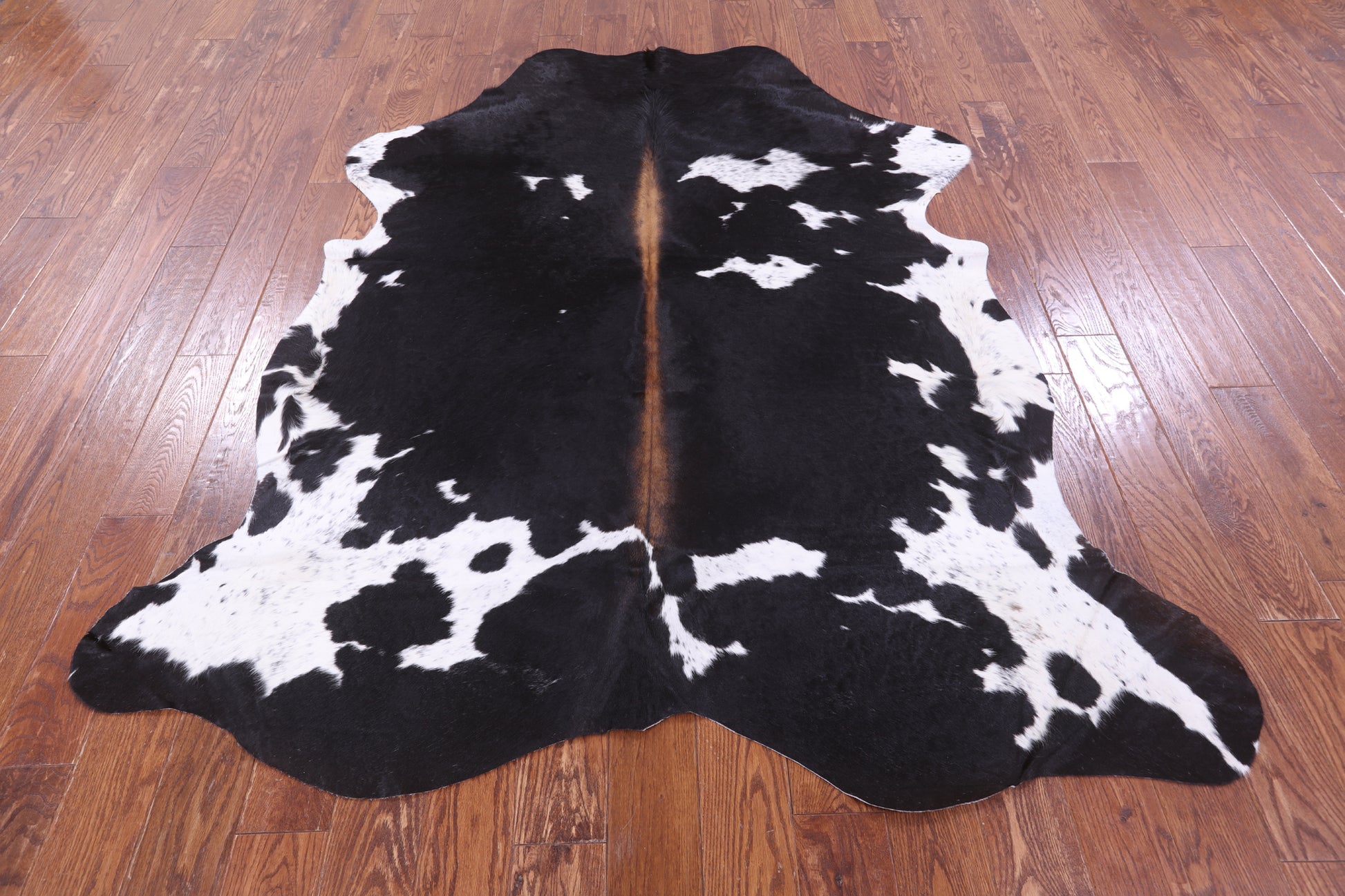 Natural Hair-On Cowhide Rug - 6' 11" X 5' 11" - Golden Nile