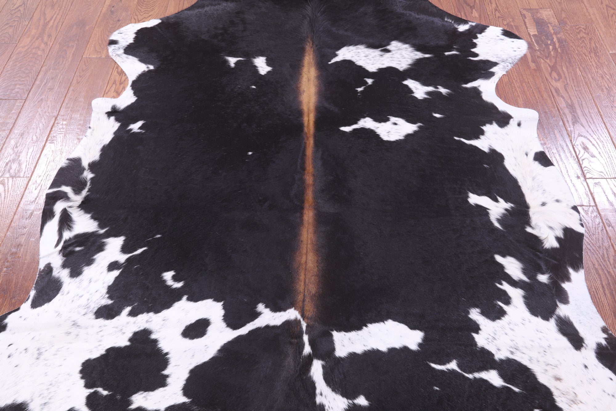 Natural Hair-On Cowhide Rug - 6' 11" X 5' 11" - Golden Nile