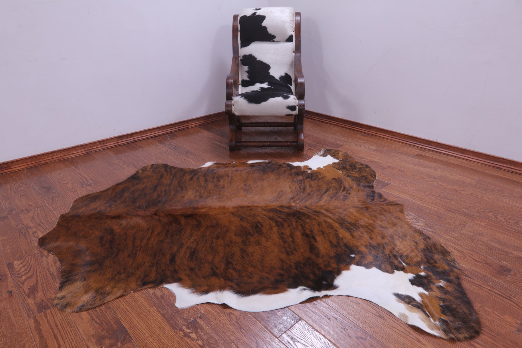 Natural Hair-On Cowhide Rug - 6' 7" X 6' 3" - Golden Nile