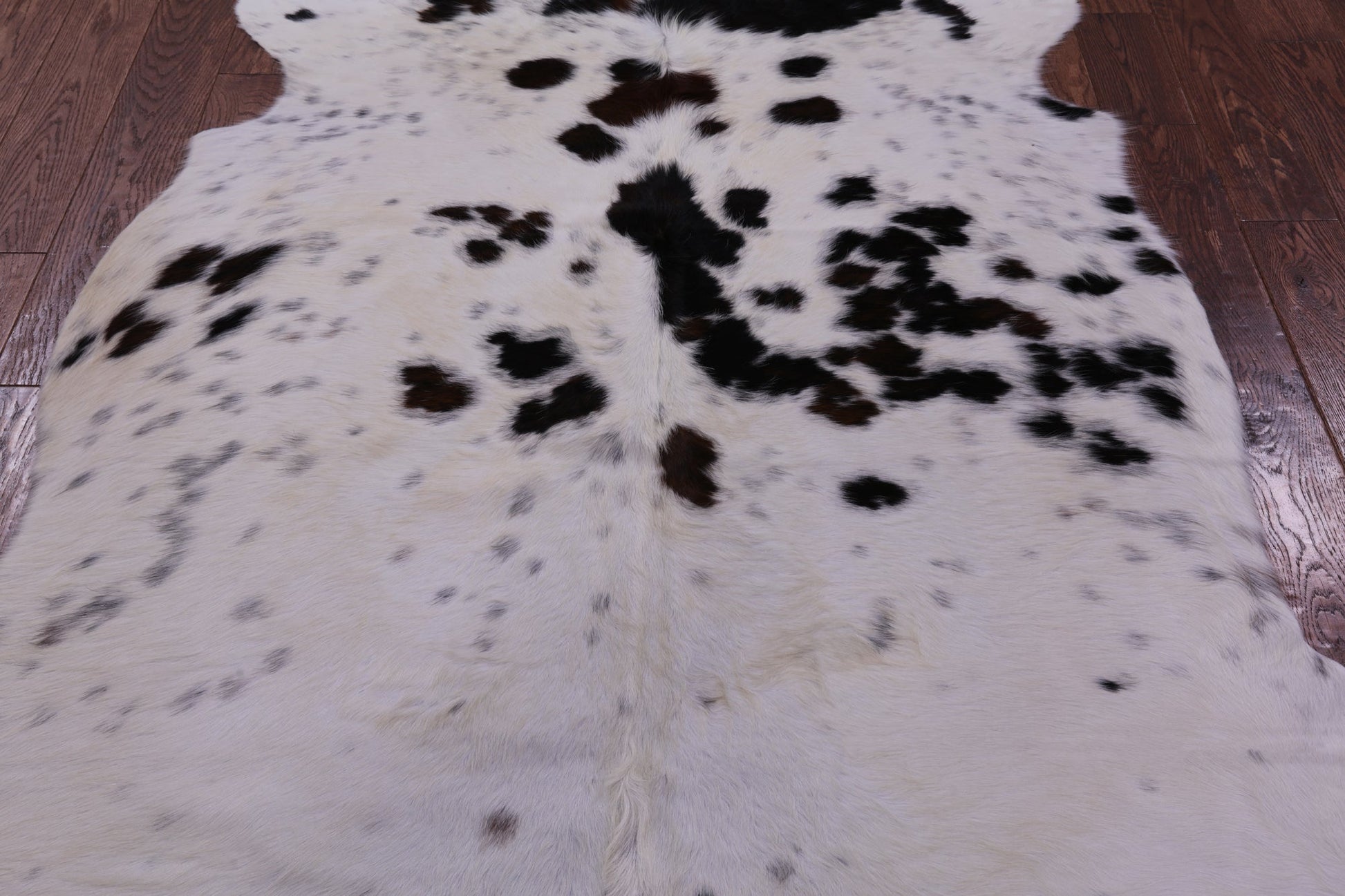 Tricolor Natural Hair-On Cowhide Rug - 6' 9" X 5' 11" - Golden Nile