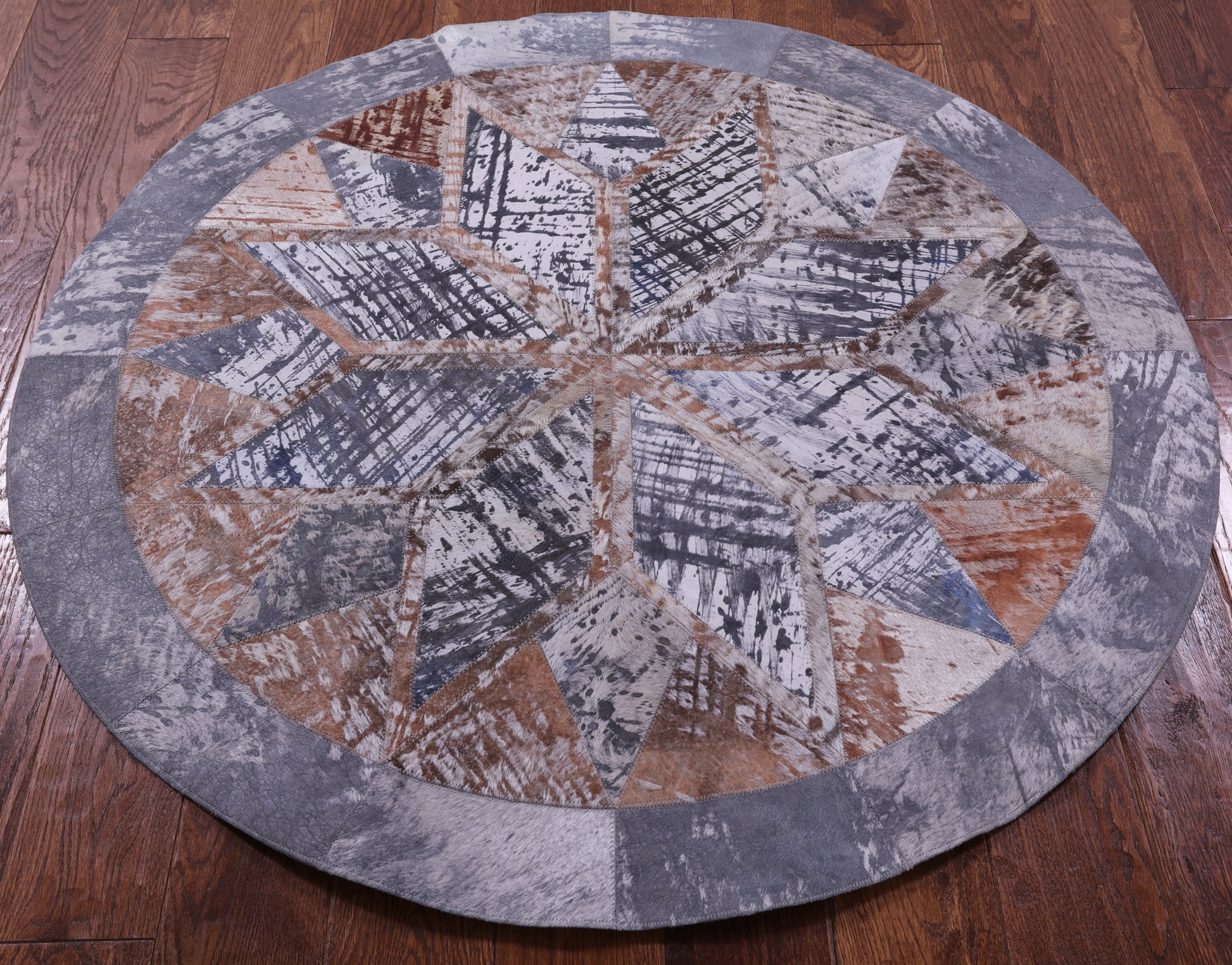 Round Natural Cowhide Hand Stitched Patchwork Rug - 3' 11" X 3' 11" - Golden Nile