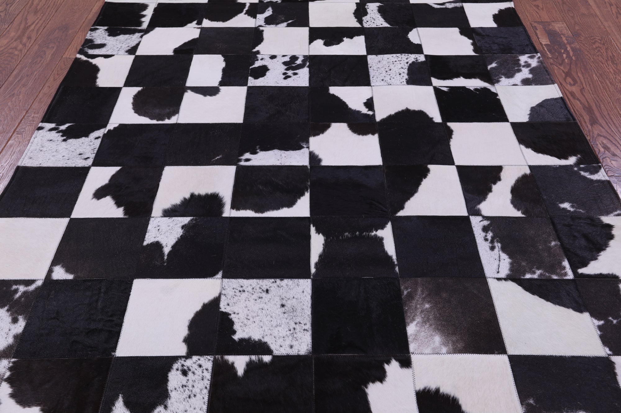 Black & White Salt & Pepper Natural Cowhide Hand Stitched Patchwork Rug - 5' 3" X 6' 6" - Golden Nile