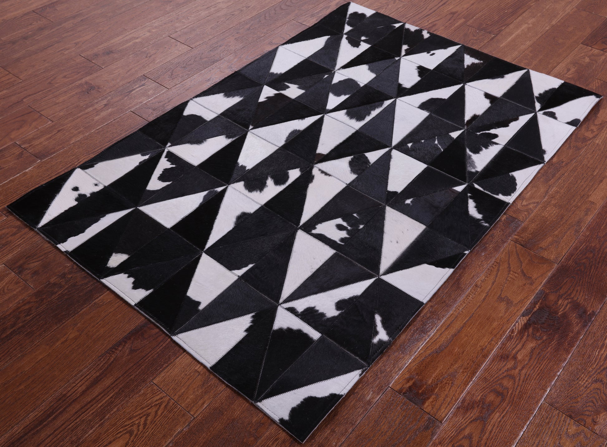 Black & White Gradient Brickwork Natural Cowhide Hand Stitched Patchwork Rug - 3' 3" X 5' 0" - Golden Nile