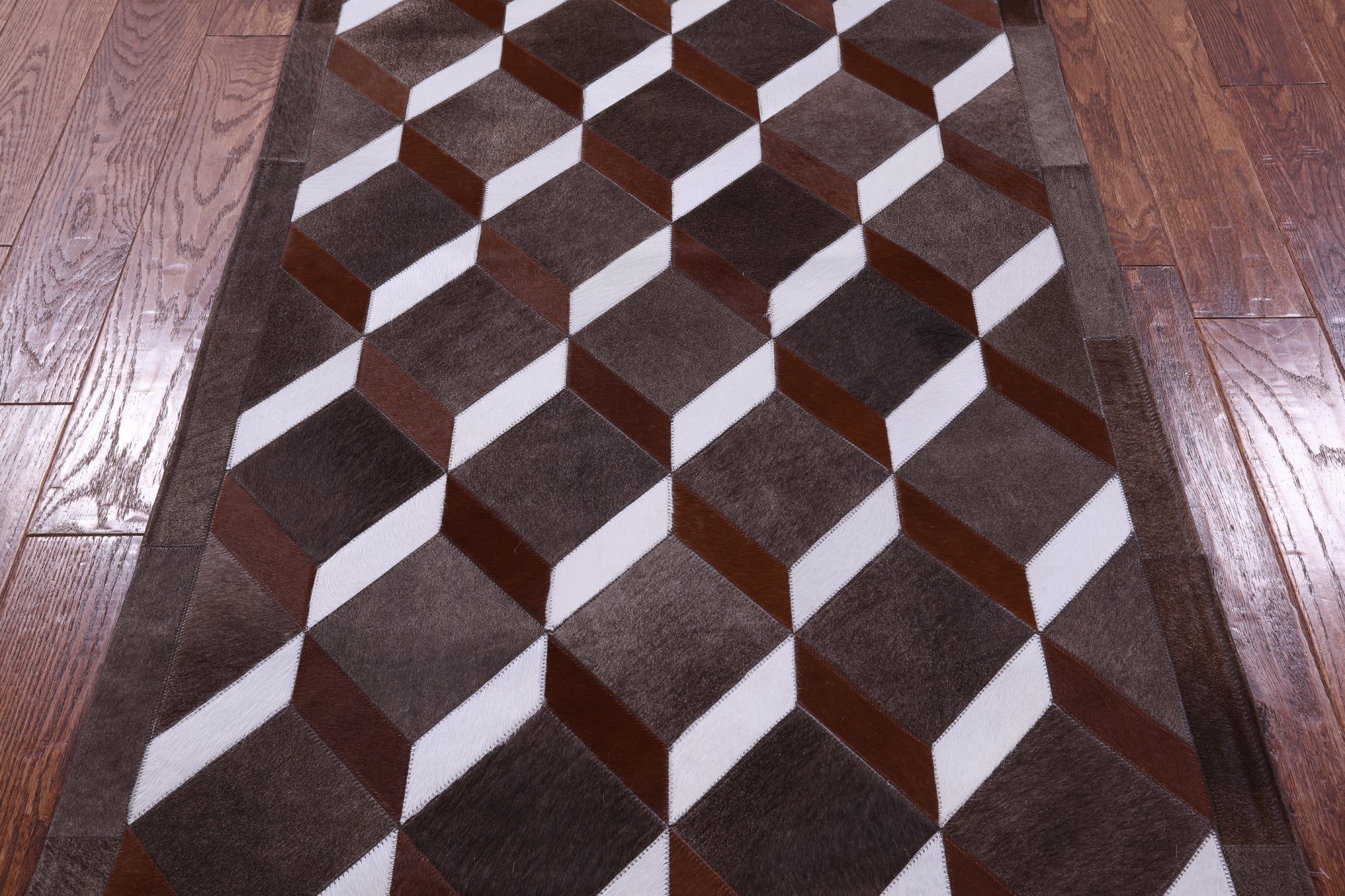 Brown & White Natural Cowhide Hand Stitched Patchwork Rug - 3' 2" X 4' 11" - Golden Nile