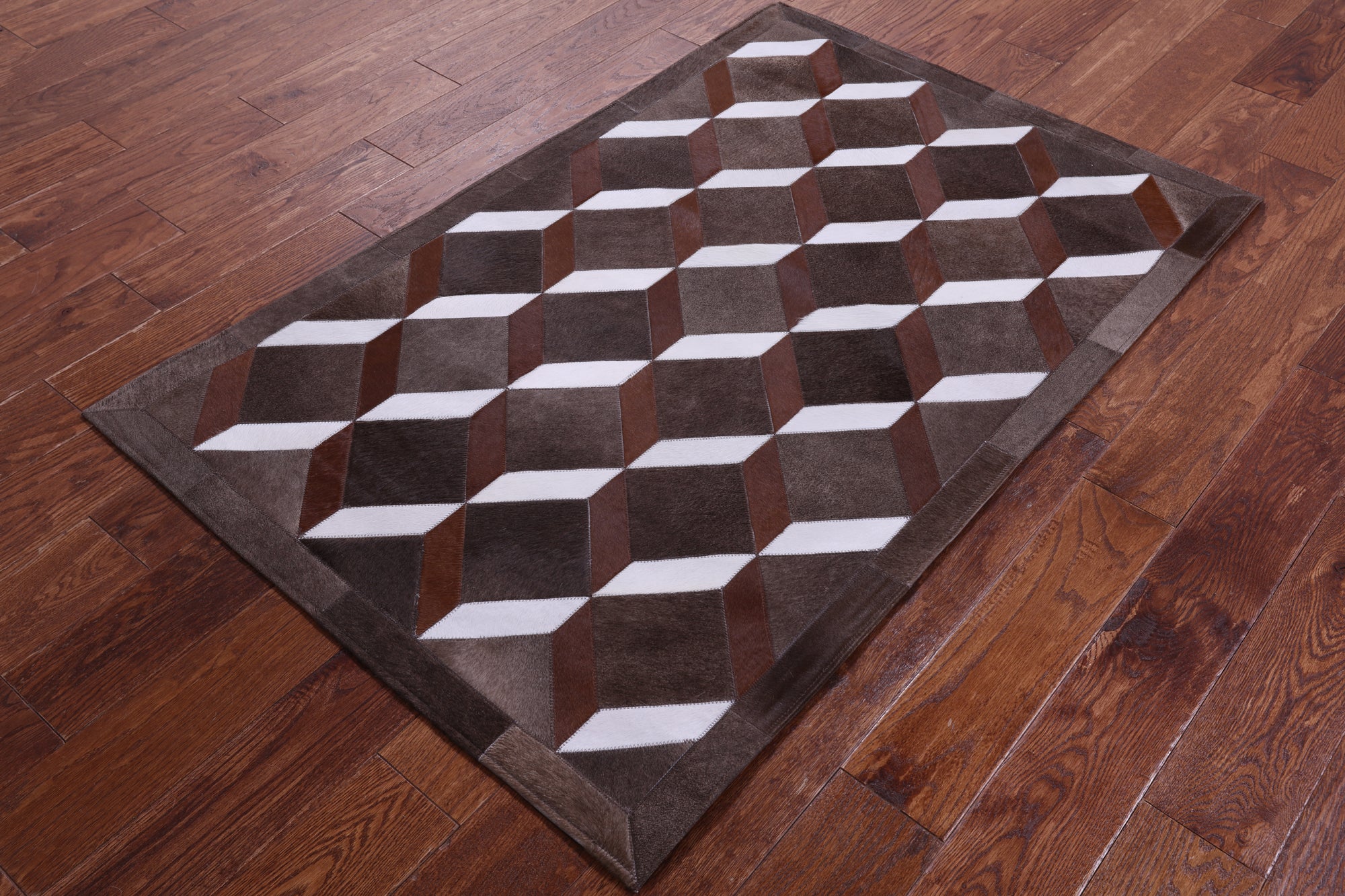 Brown & White Natural Cowhide Hand Stitched Patchwork Rug - 3' 2" X 4' 11" - Golden Nile