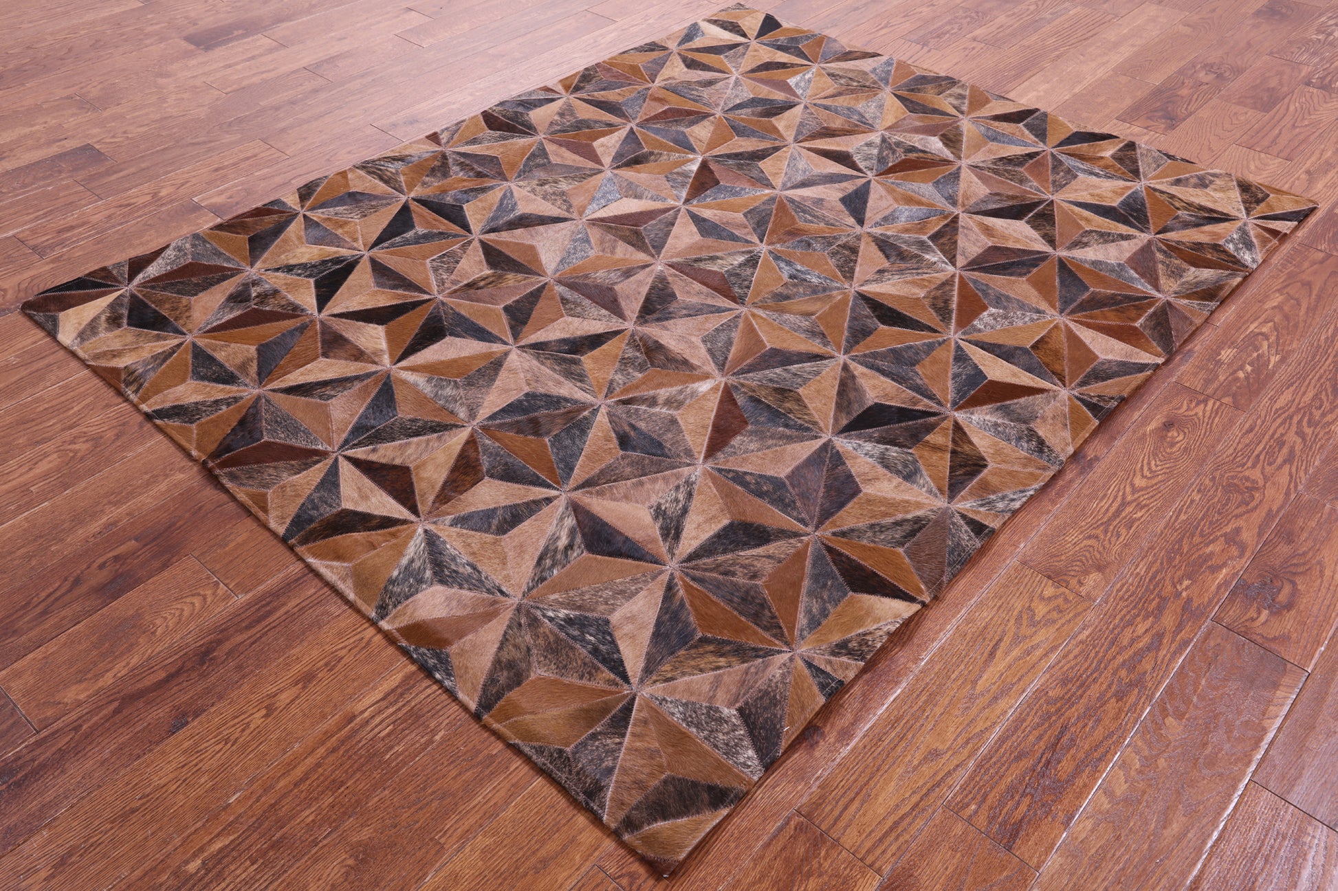 Brindle Brown Natural Cowhide Hand Stitched Patchwork Rug - 5' 3" X 6' 7" - Golden Nile