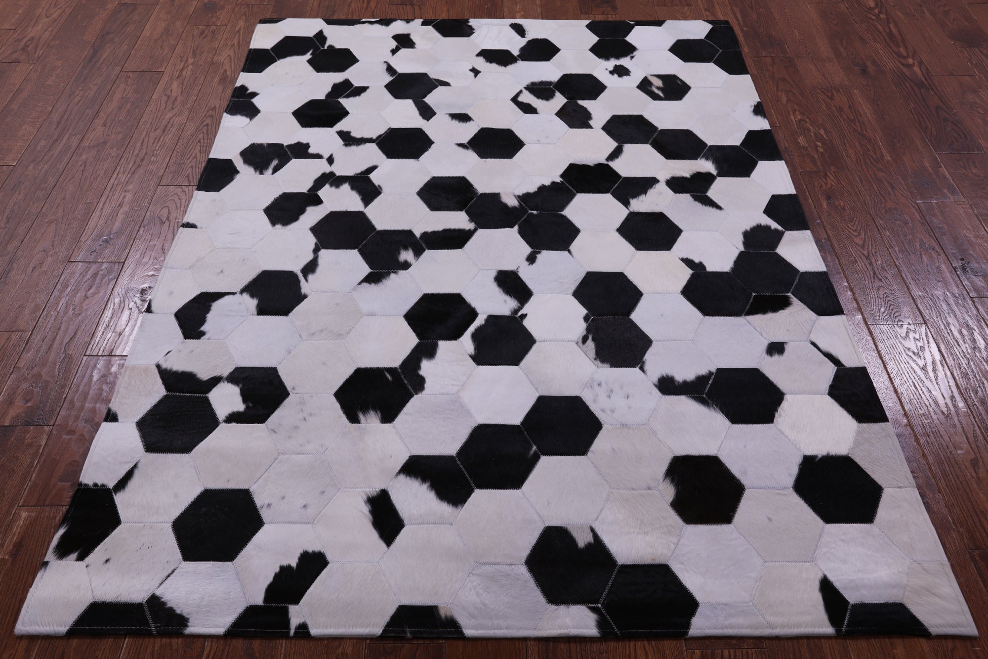 Black & White Natural Cowhide Hand Stitched Patchwork Rug - 5' 0" X 6' 8" - Golden Nile