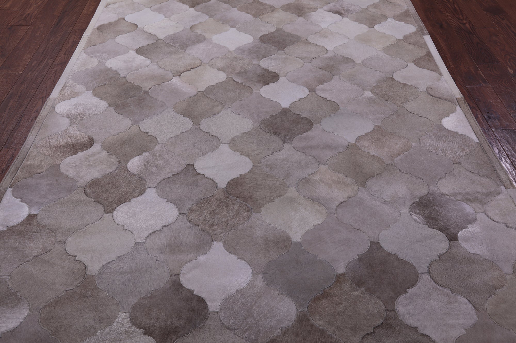 Lantern Tile Brown Natural Cowhide Hand Stitched Patchwork Rug - 6' 8" X 9' 11" - Golden Nile