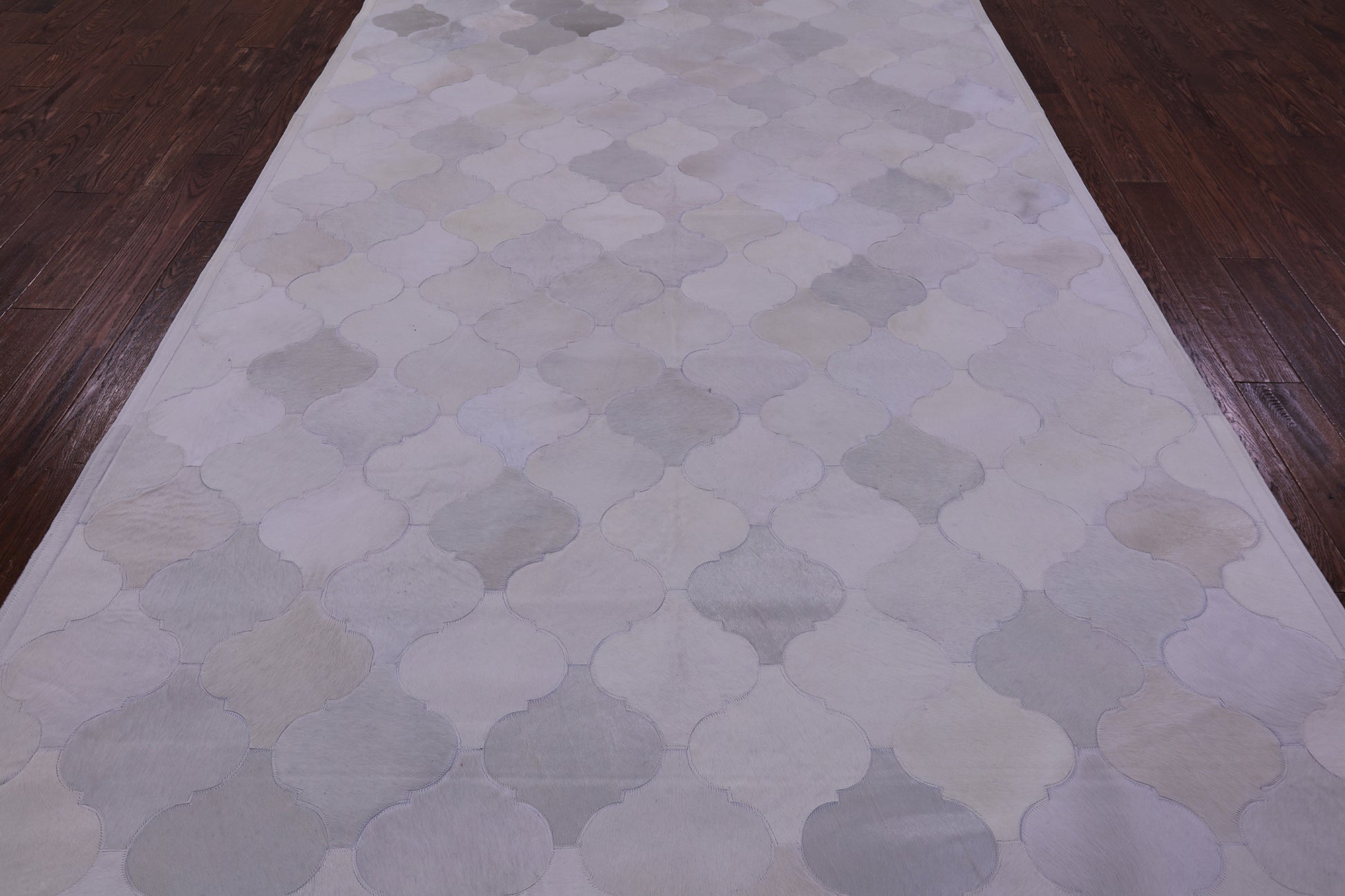 Lantern Tile White Champagne Natural Cowhide Hand Stitched Patchwork Rug - 6' 7" X 10' 0" - Golden Nile