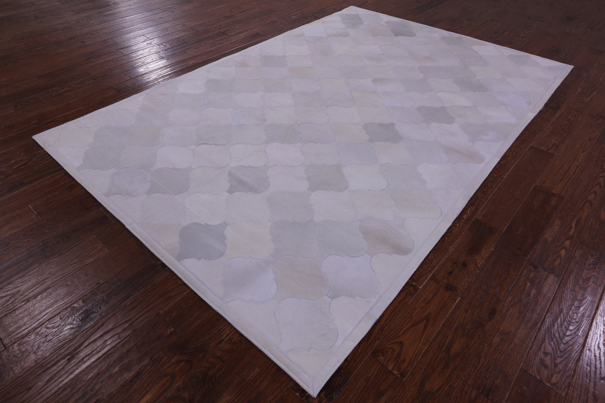 Lantern Tile White Champagne Natural Cowhide Hand Stitched Patchwork Rug - 6' 7" X 10' 0" - Golden Nile