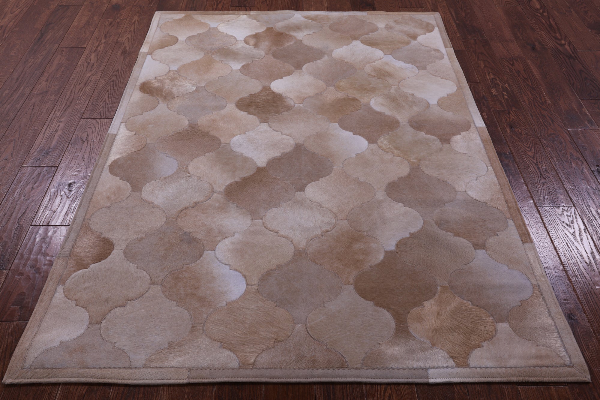 Lantern Tile Light Brown Natural Cowhide Hand Stitched Patchwork Rug - 4' 10" X 6' 7" - Golden Nile