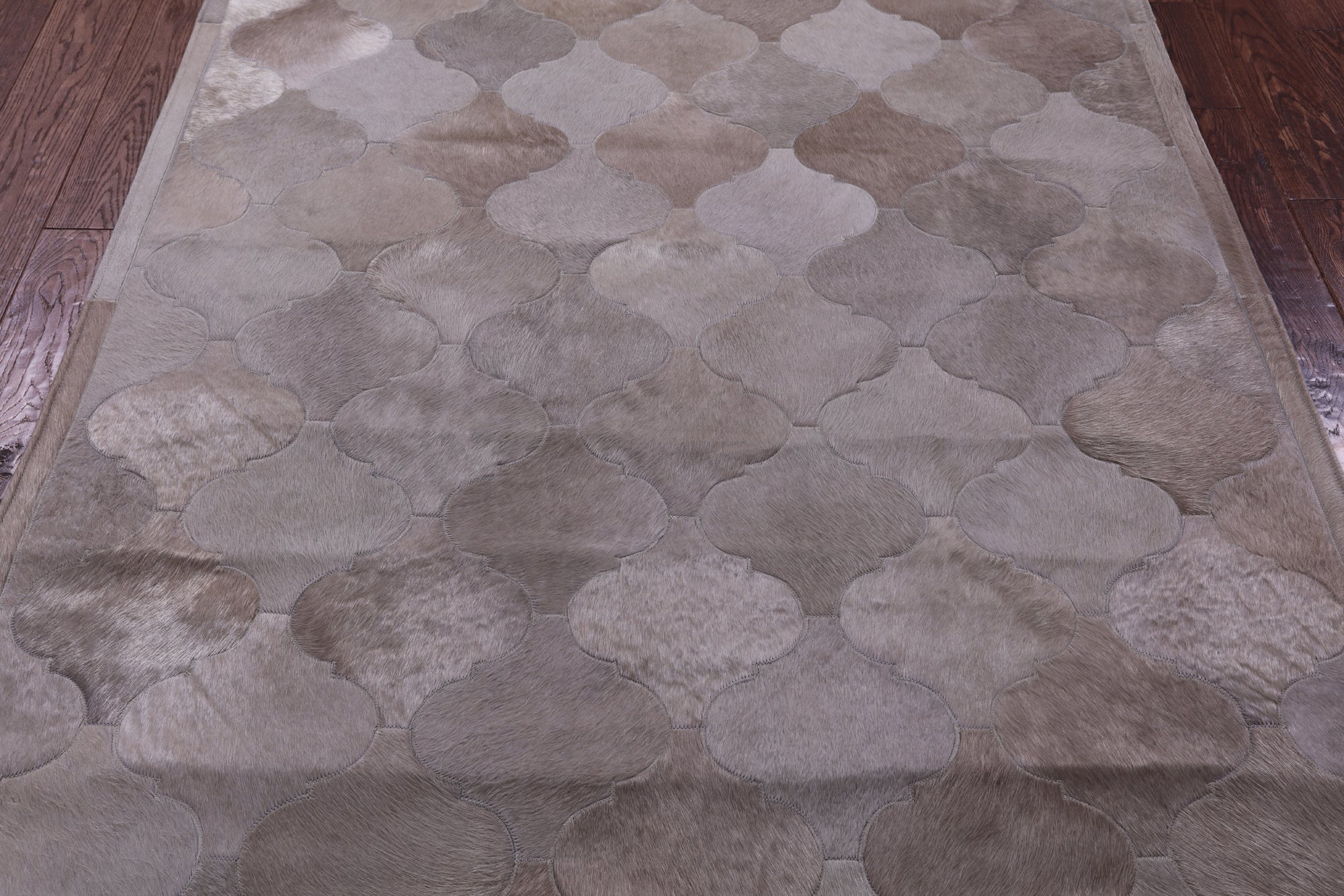 Brown Natural Cowhide Hand Stitched Patchwork Rug - 5' 0" X 6' 7" - Golden Nile