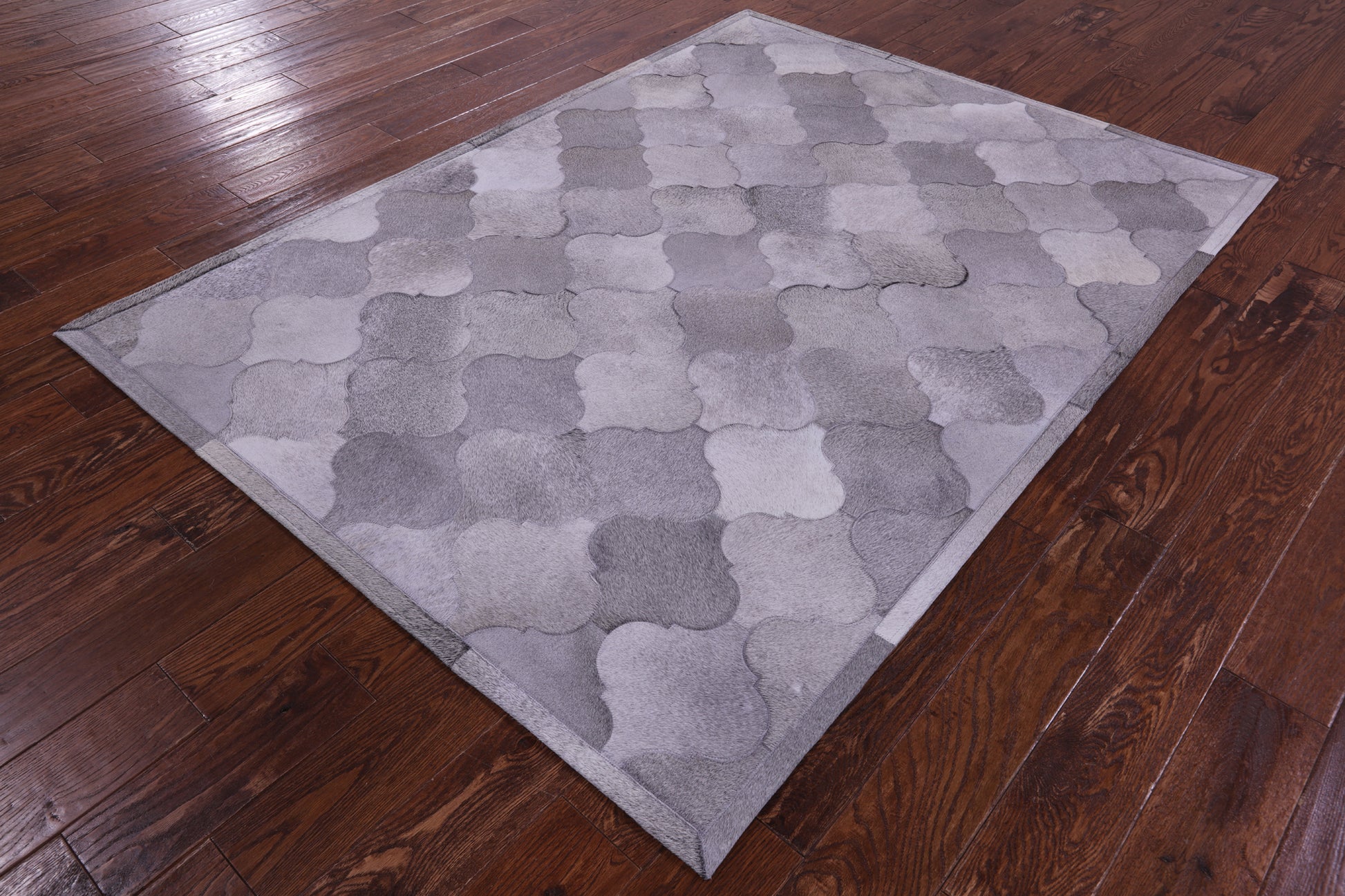 Lantern Tile Grey Natural Cowhide Hand Stitched Patchwork Rug - 4' 10" X 6' 7" - Golden Nile