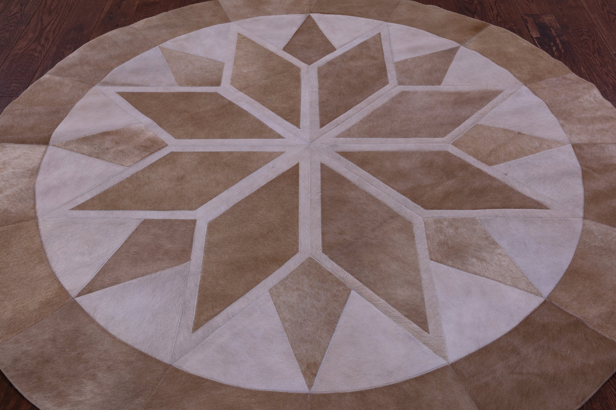 Brown Round Star Natural Cowhide Hand Stitched Patchwork Rug - 6' 6" X 6' 6" - Golden Nile