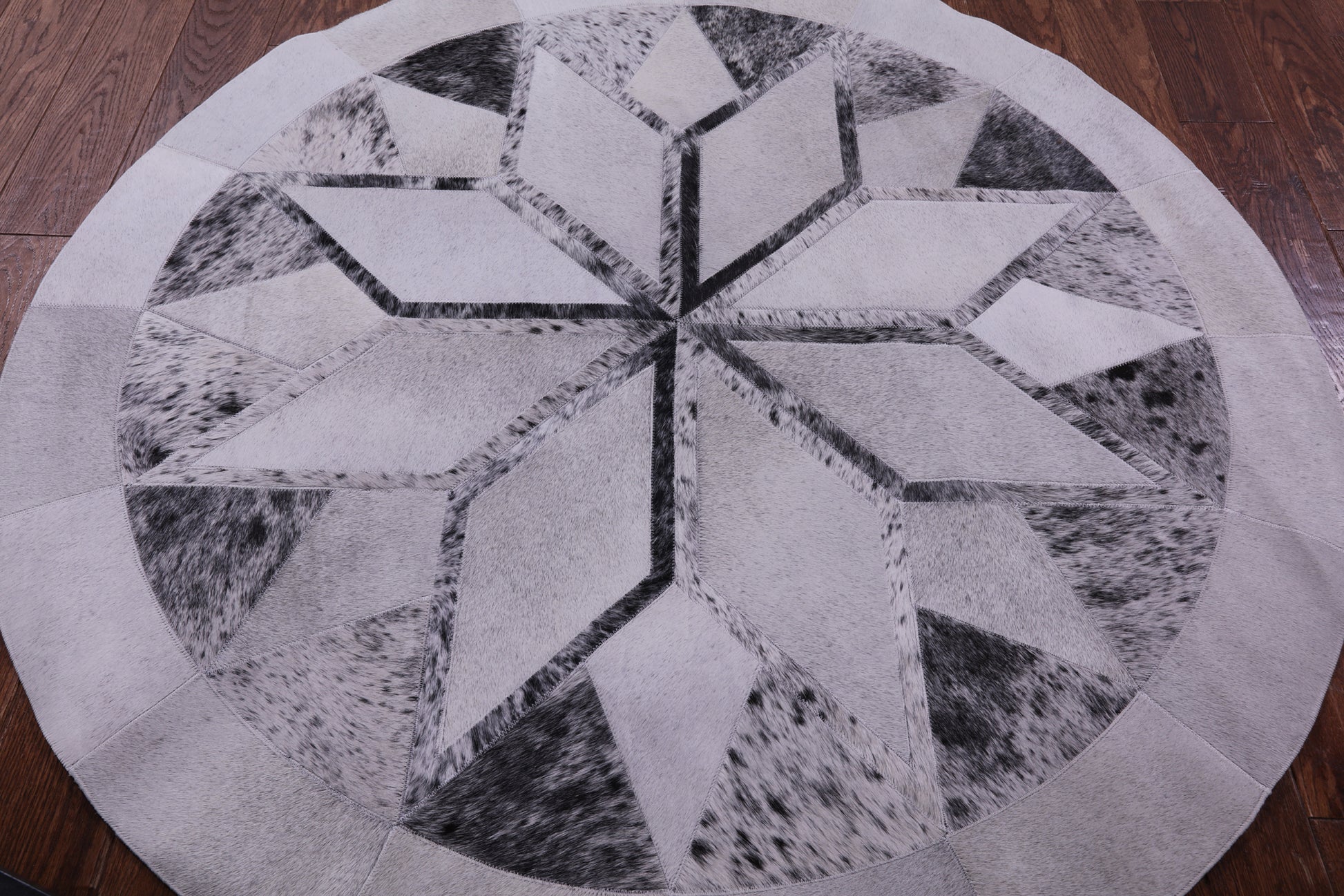 Black Salt & Pepper Round Star Natural Cowhide Hand Stitched Patchwork Rug - 5' 0" X 5' 0" - Golden Nile
