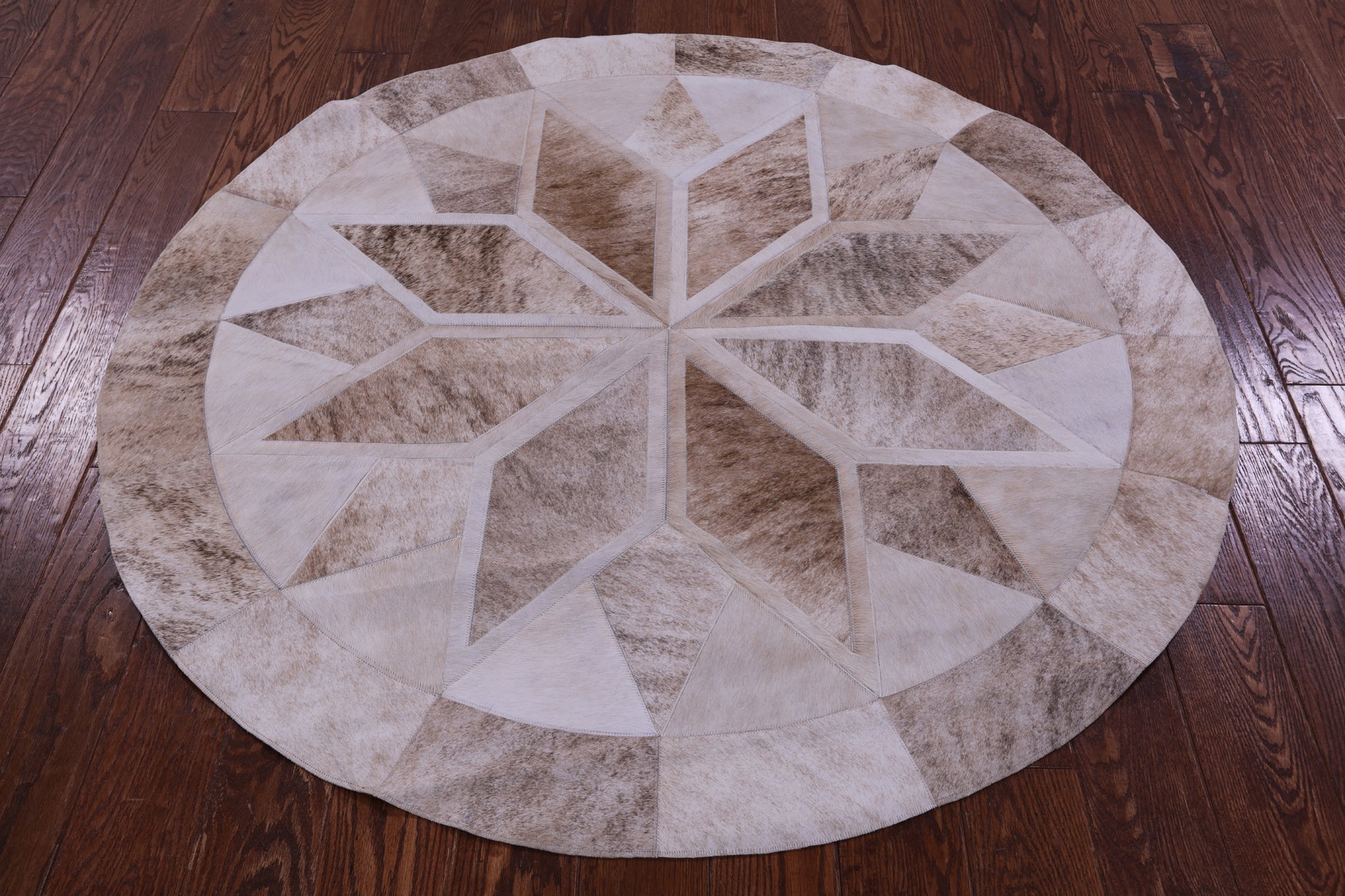 Brown Round Star Natural Cowhide Hand Stitched Patchwork Rug - 5' 0" X 5' 0" - Golden Nile