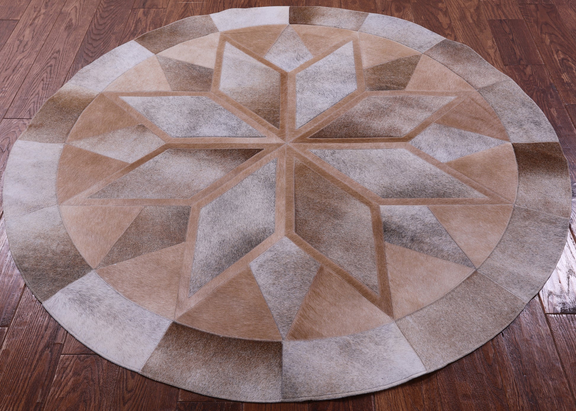 Brown Round Star Natural Cowhide Hand Stitched Patchwork Rug - 5' 0" X 5' 0" - Golden Nile