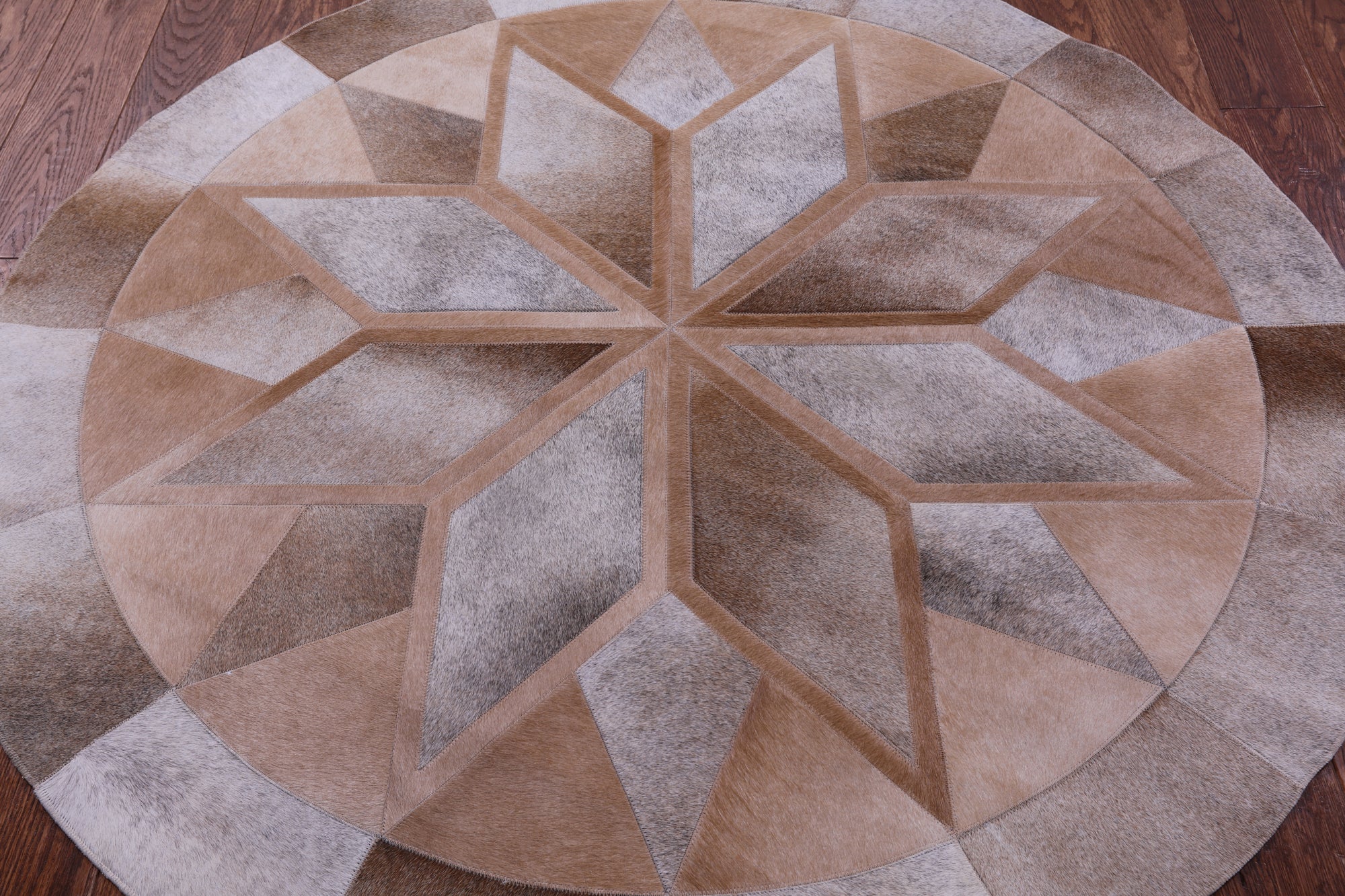 Brown Round Star Natural Cowhide Hand Stitched Patchwork Rug - 5' 0" X 5' 0" - Golden Nile