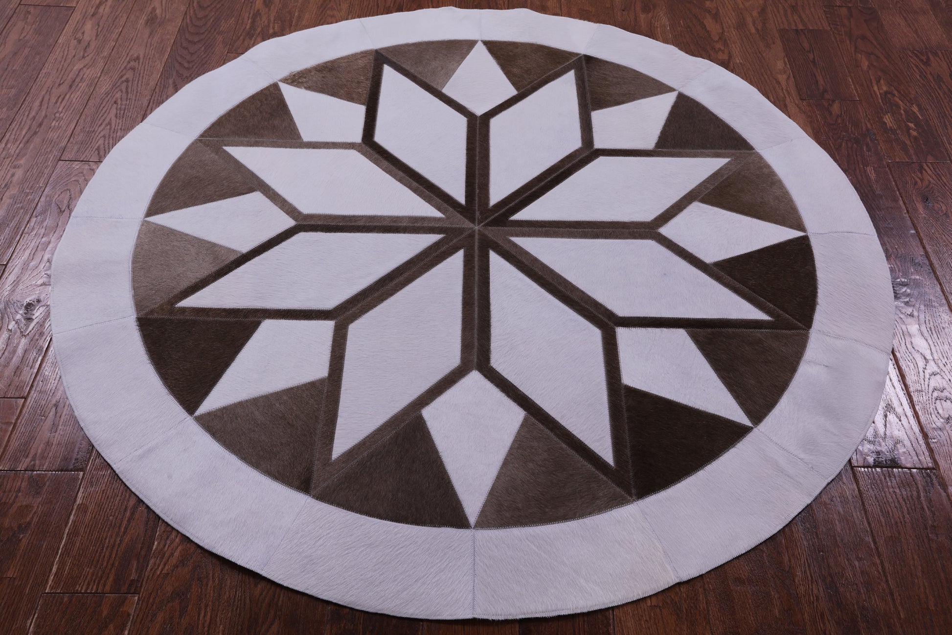 Brown & White Round Star Natural Cowhide Hand Stitched Patchwork Rug - 5' 0" X 5' 0" - Golden Nile