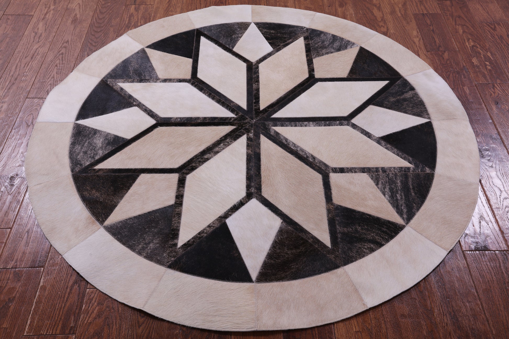 Brown Round Star Natural Cowhide Hand Stitched Patchwork Rug - 5' 0" X 5' 0" - Golden Nile