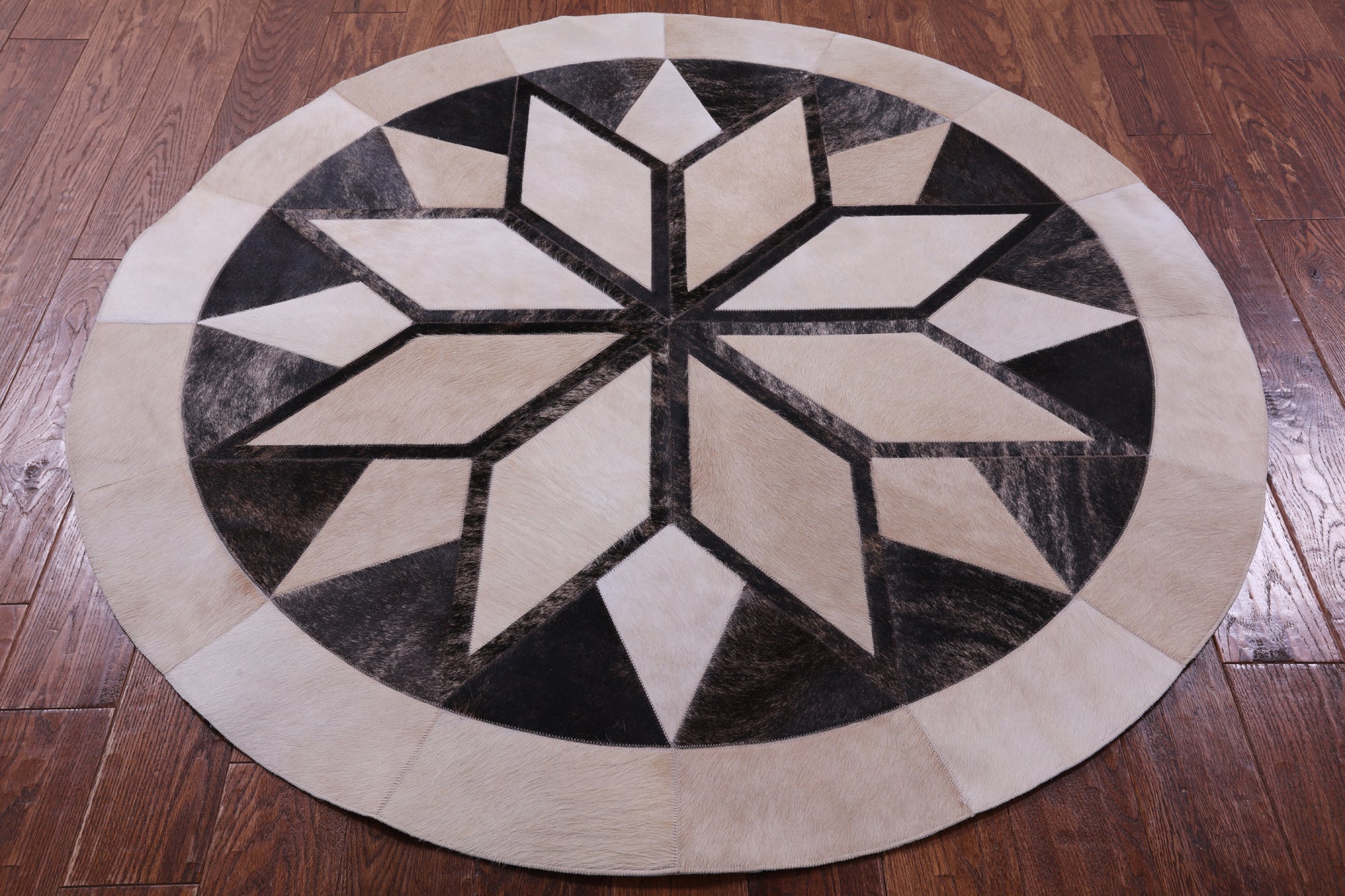 Brown Round Star Natural Cowhide Hand Stitched Patchwork Rug - 5' 0" X 5' 0" - Golden Nile