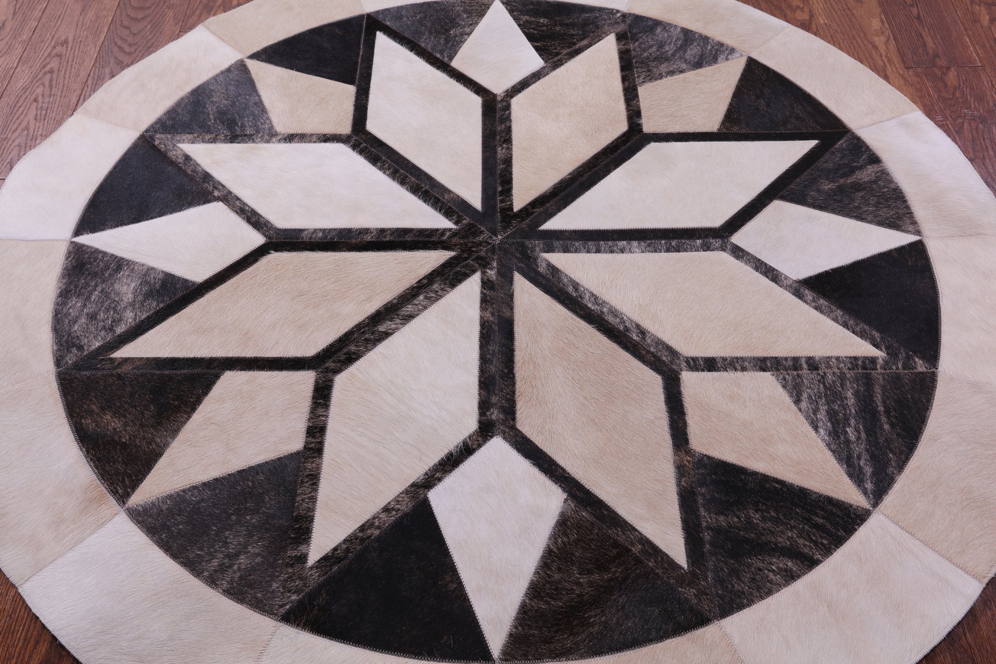 Brown Round Star Natural Cowhide Hand Stitched Patchwork Rug - 5' 0" X 5' 0" - Golden Nile