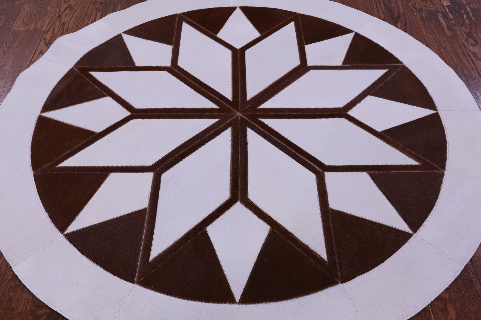 Brown & White Round Star Natural Cowhide Hand Stitched Patchwork Rug - 5' 0" X 5' 0" - Golden Nile
