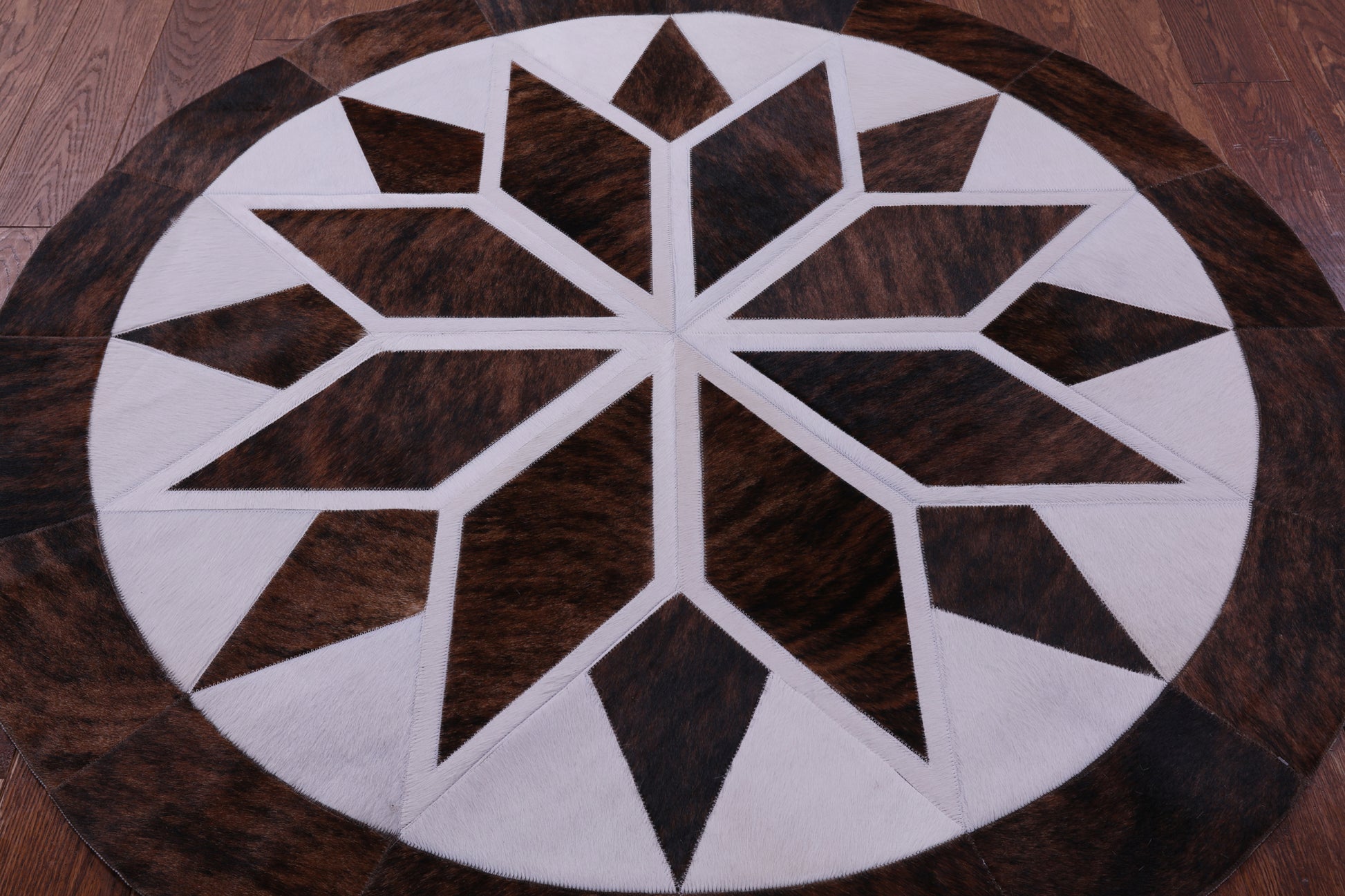 Brown & White Round Star Natural Cowhide Hand Stitched Patchwork Rug - 5' 0" X 5' 0" - Golden Nile