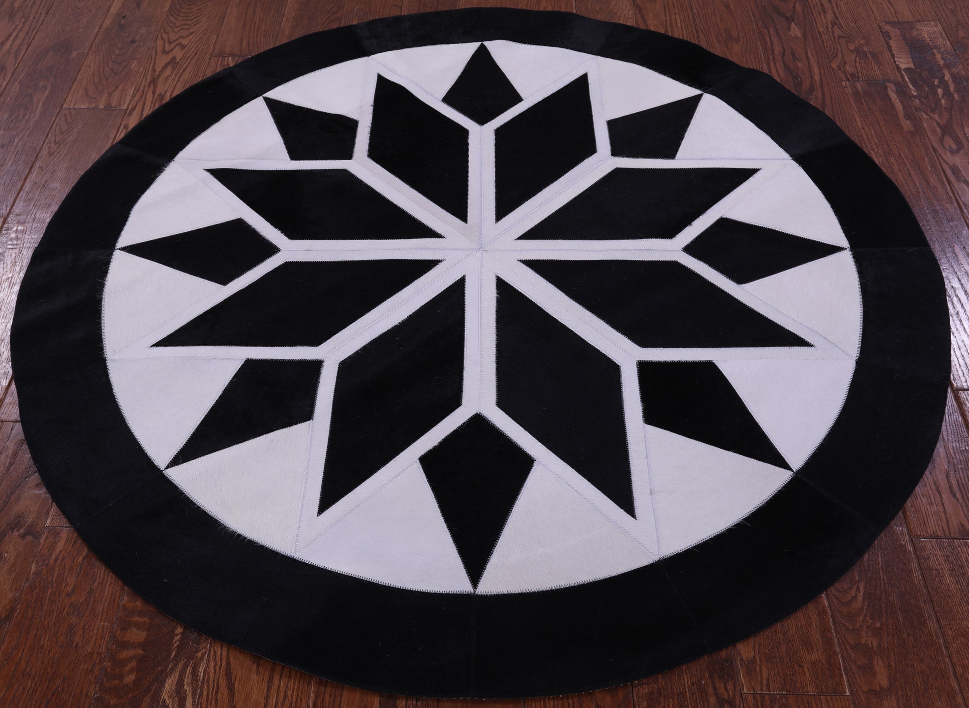 Black & White Round Star Natural Cowhide Hand Stitched Patchwork Rug - 5' 0" X 5' 0" - Golden Nile