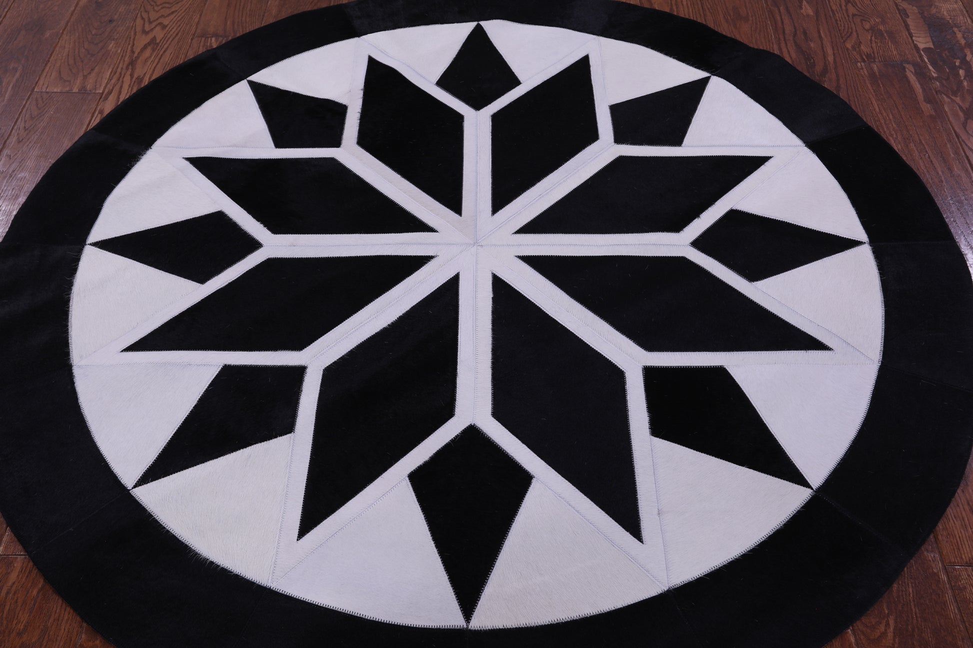 Black & White Round Star Natural Cowhide Hand Stitched Patchwork Rug - 5' 0" X 5' 0" - Golden Nile