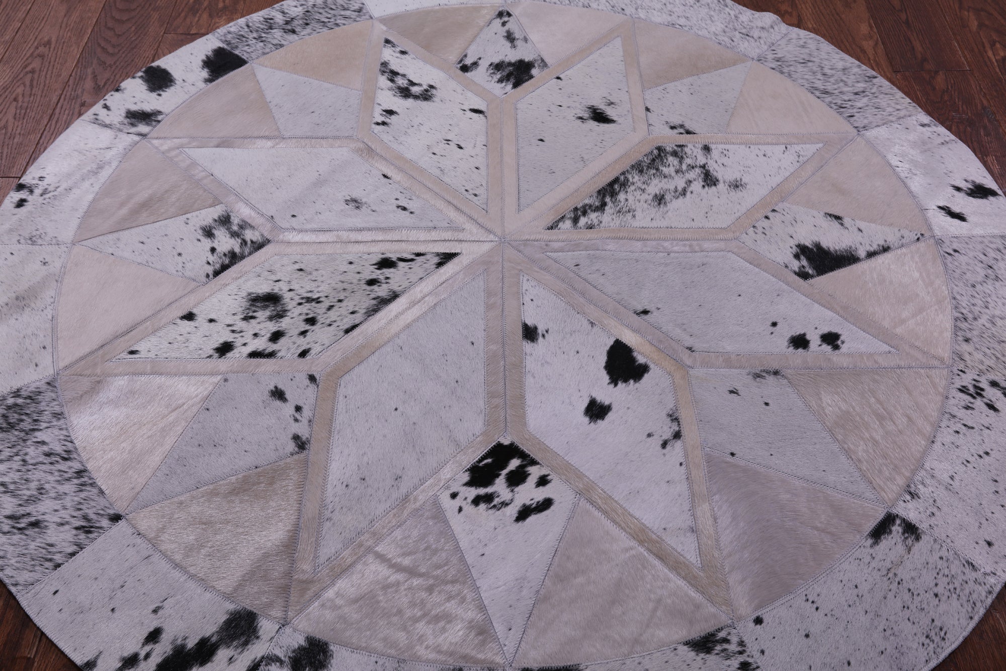 Black Salt & Pepper Round Star Natural Cowhide Hand Stitched Patchwork Rug - 5' 0" X 5' 0" - Golden Nile