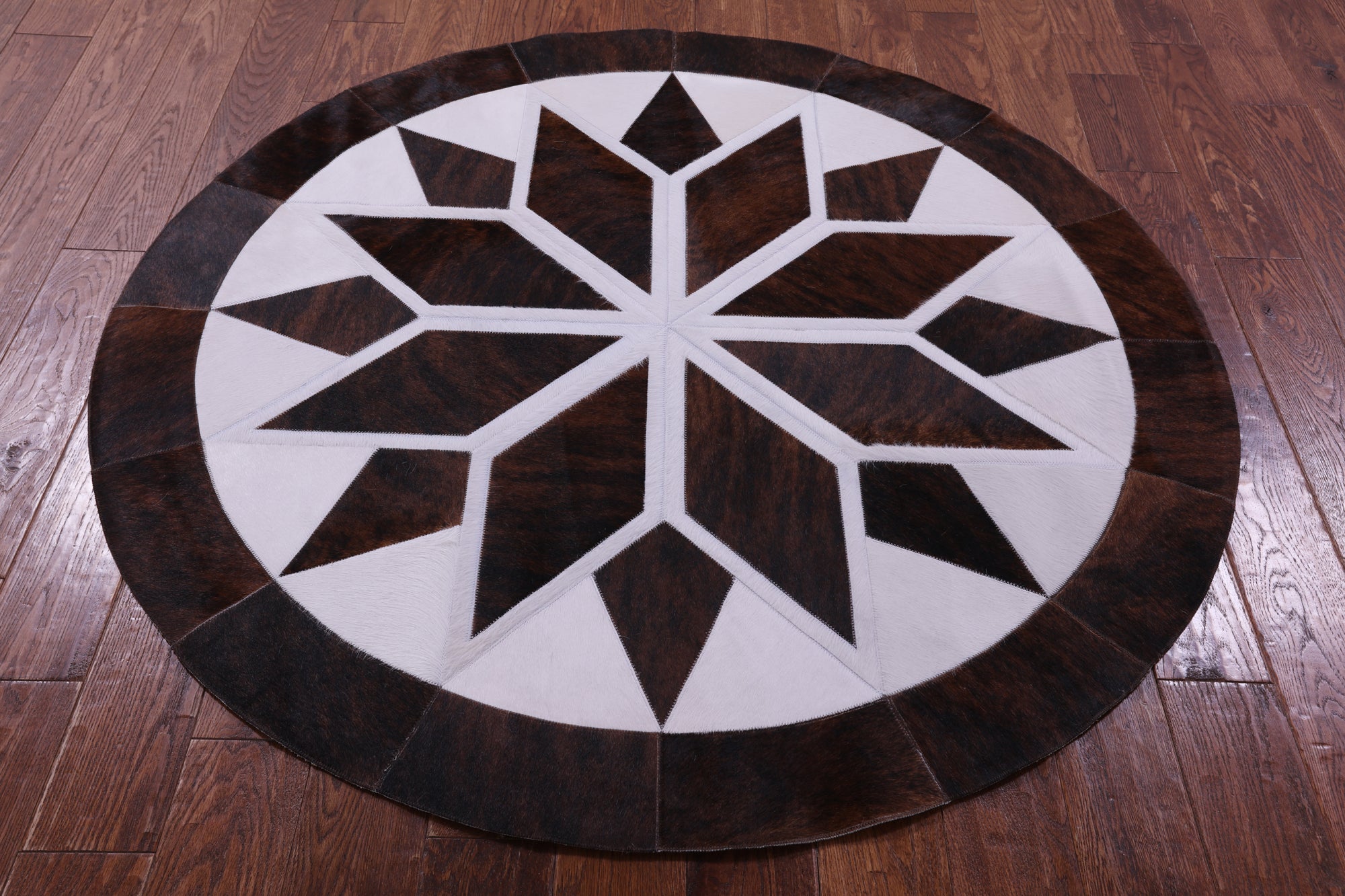 Brown & White Round Star Natural Cowhide Hand Stitched Patchwork Rug - 5' 0" X 5' 0" - Golden Nile