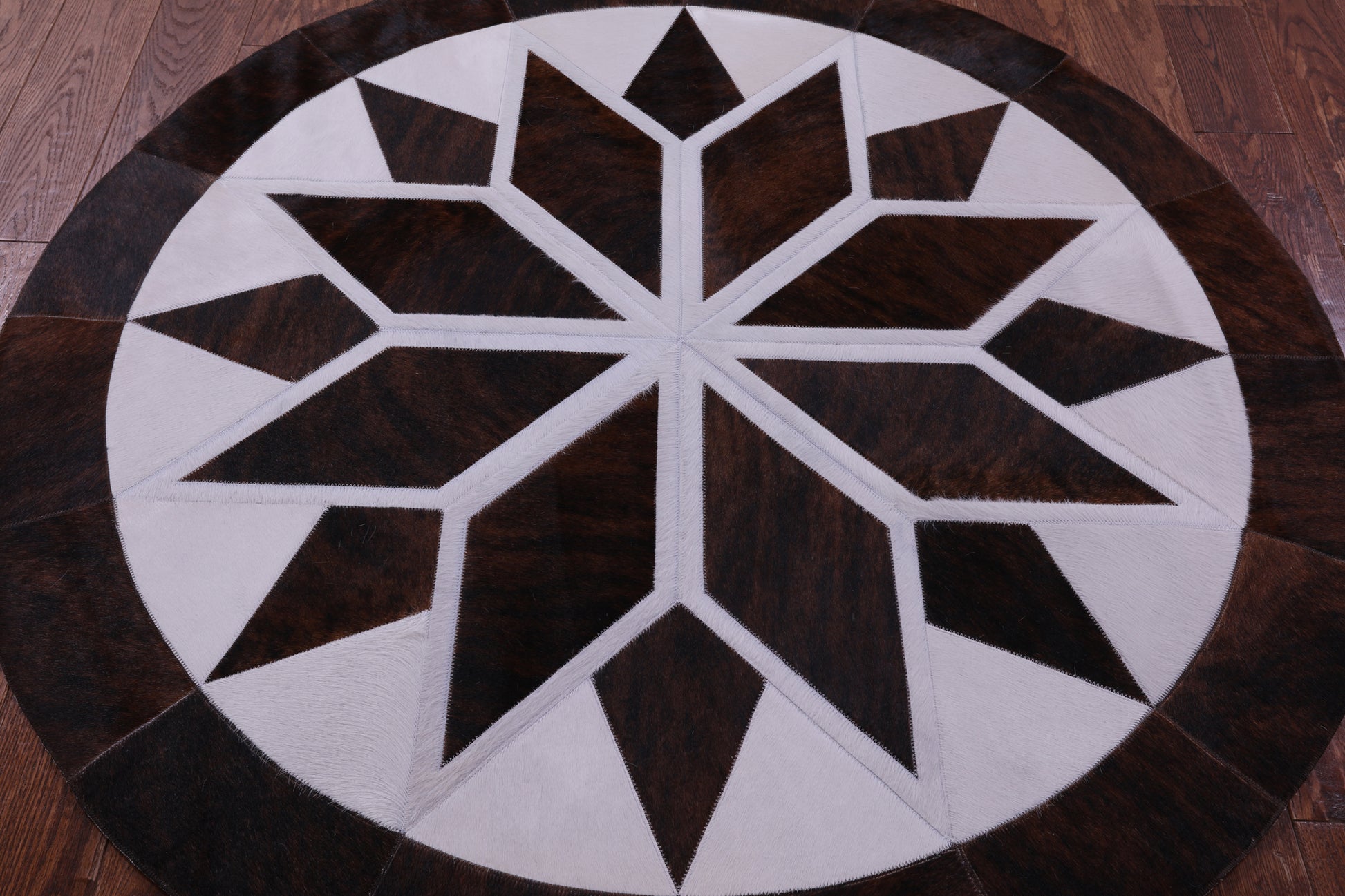 Brown & White Round Star Natural Cowhide Hand Stitched Patchwork Rug - 5' 0" X 5' 0" - Golden Nile