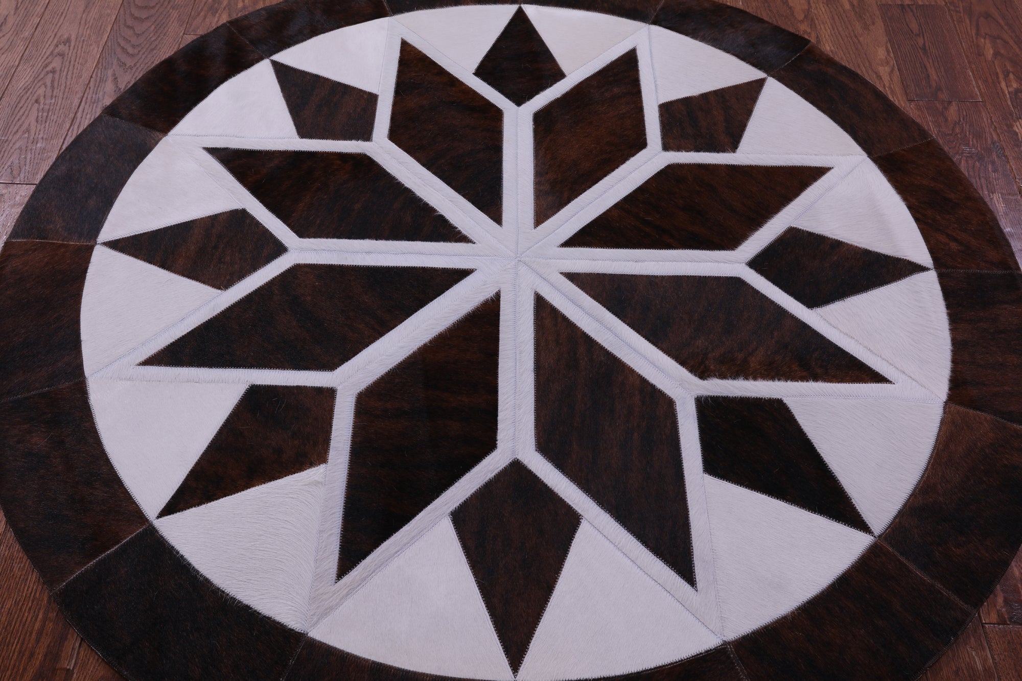 Brown & White Round Star Natural Cowhide Hand Stitched Patchwork Rug - 5' 0" X 5' 0" - Golden Nile