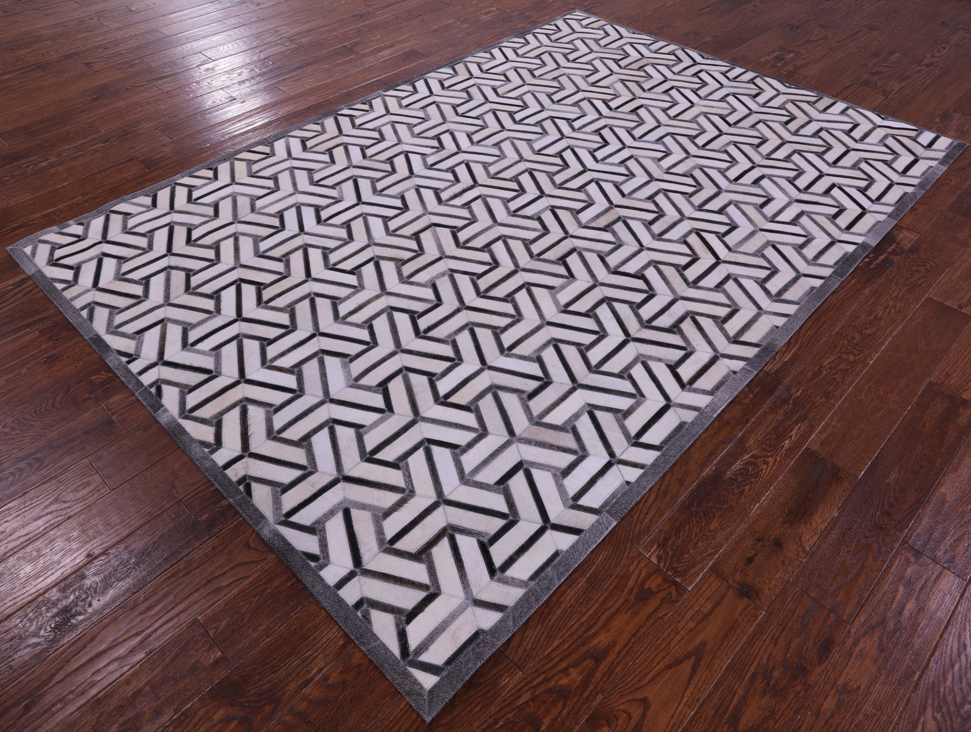 Grey & White Natural Cowhide Hand Stitched Patchwork Rug - 6' 0" X 9' 0"