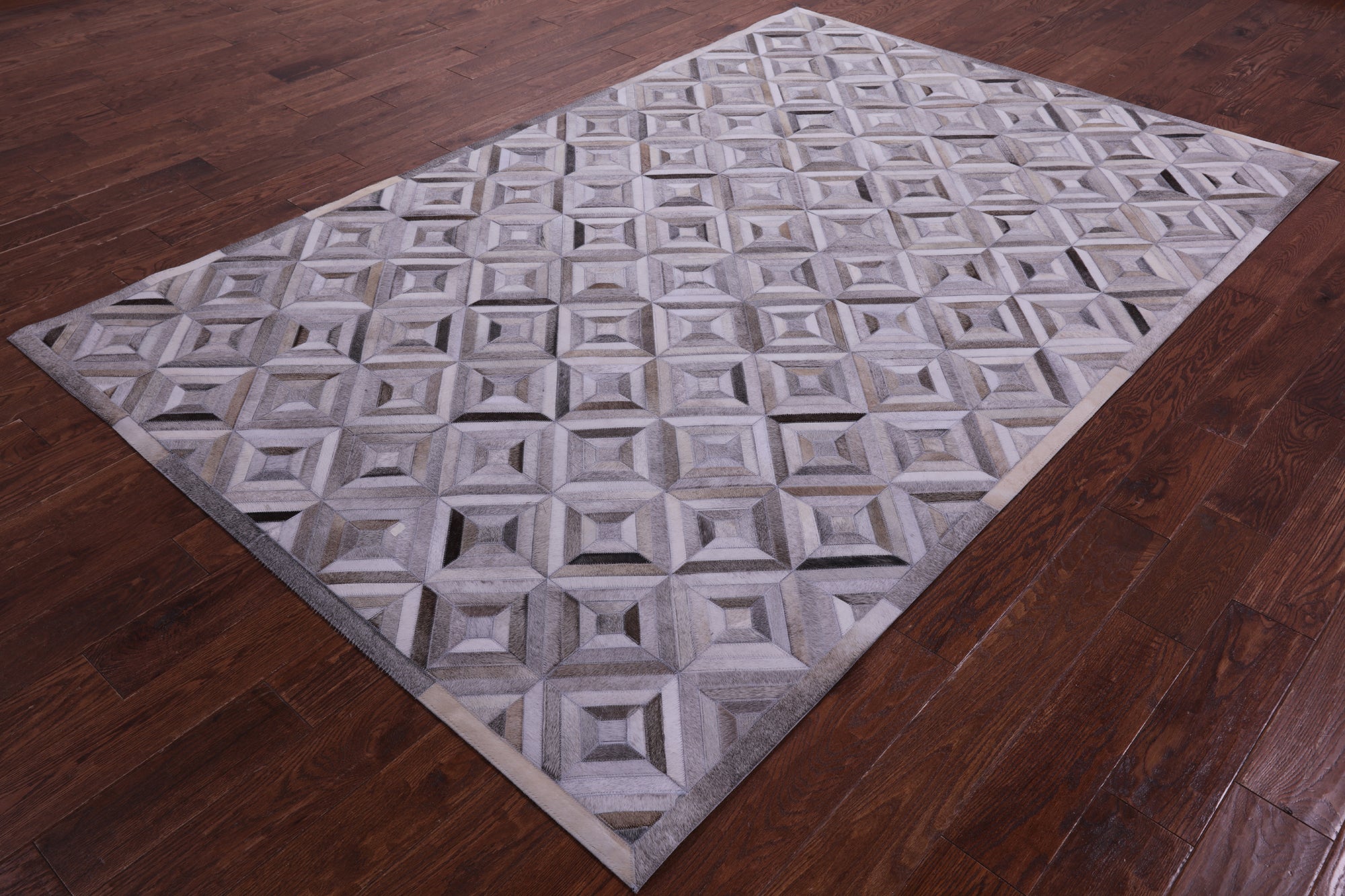 Grey & White Natural Cowhide Hand Stitched Patchwork Rug - 6' 0" X 9' 0"
