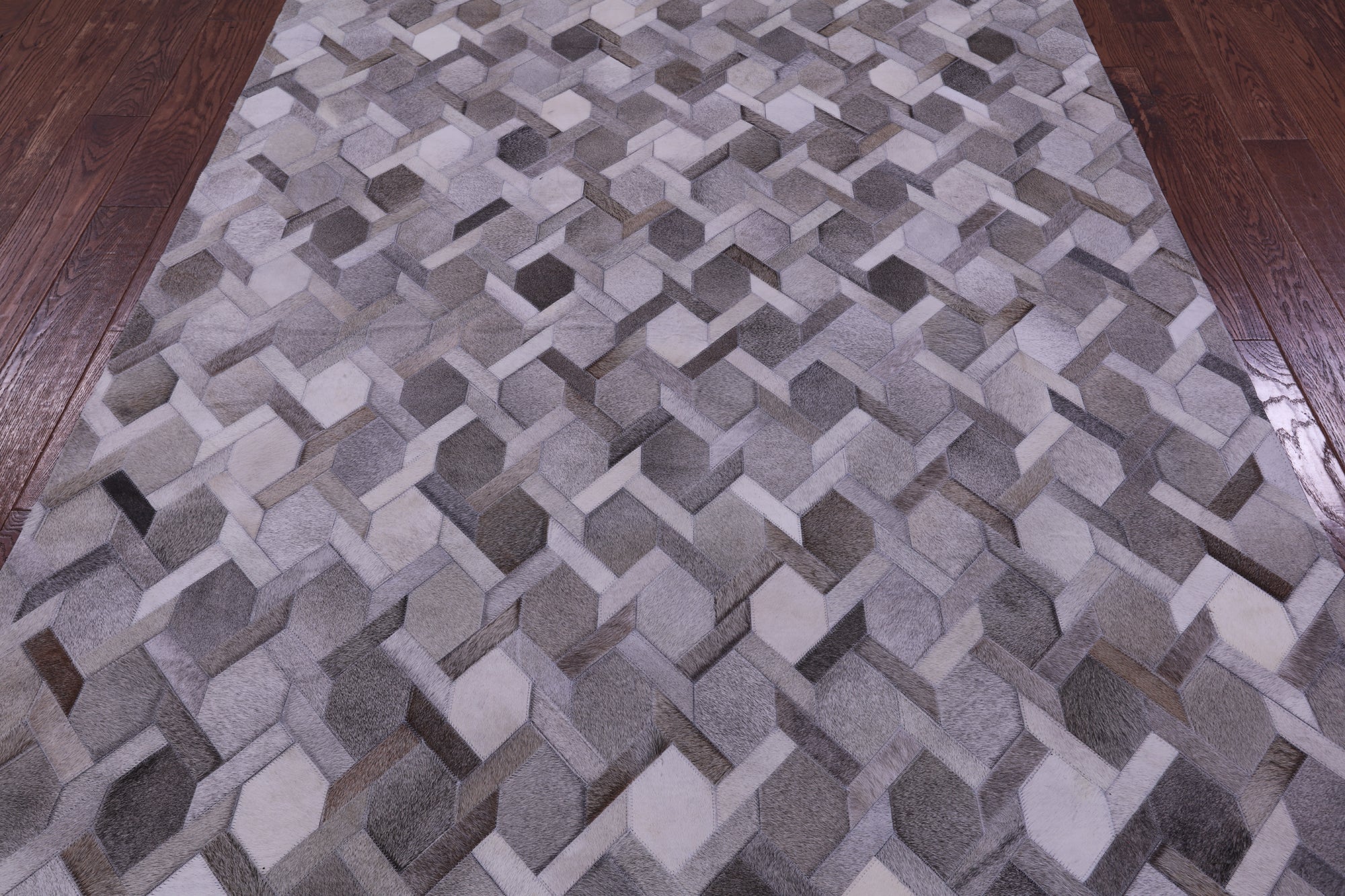 Grey & White Natural Cowhide Hand Stitched Patchwork Rug - 6' 0" X 9' 0"