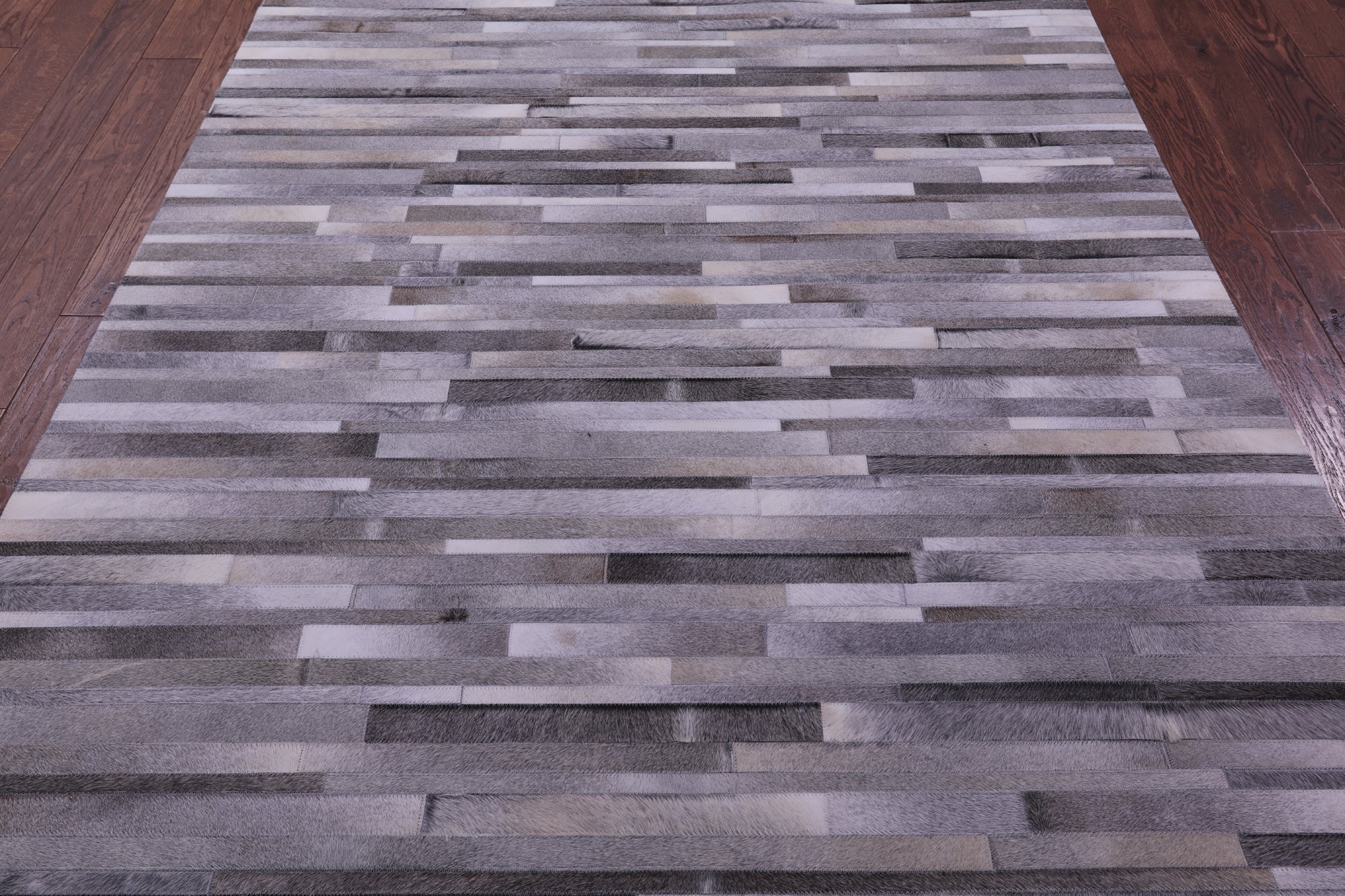 Grey Brickwork Natural Cowhide Hand Stitched Patchwork Rug - 6' 0" X 9' 0"