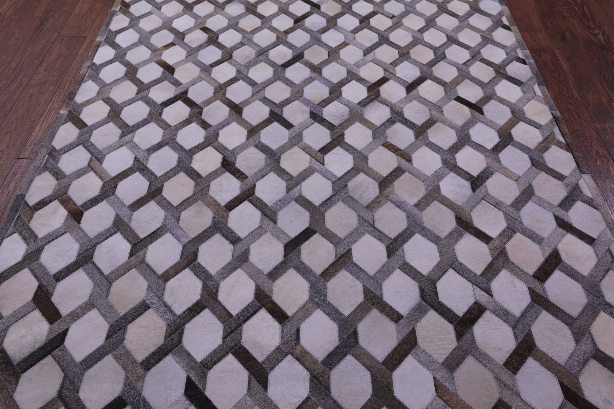 Grey & White Natural Cowhide Hand Stitched Patchwork Rug - 6' 0" X 9' 0"