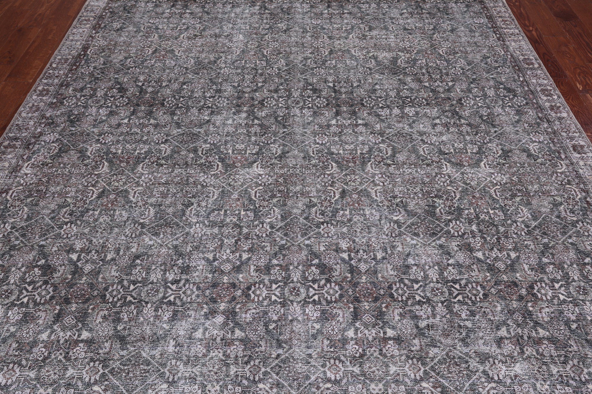 Grey Modern Machine-Made Rug - 7' 10" X 10' 0"