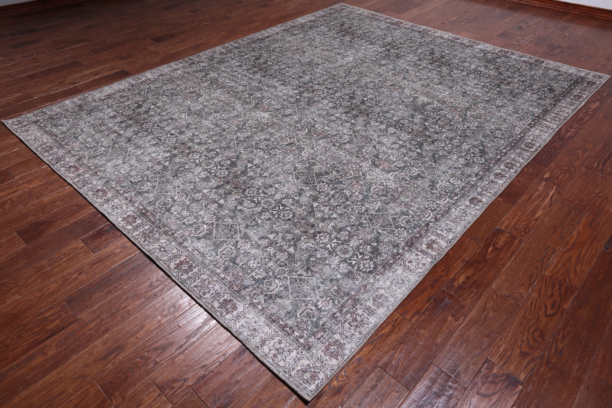 Grey Modern Machine-Made Rug - 7' 10" X 10' 0"