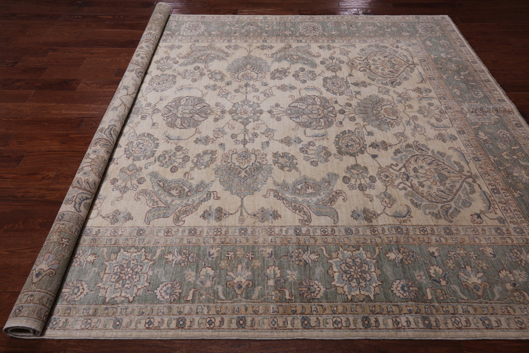 Ivory Peshawar Handmade  Wool Area Rug - 8' 2" X 9' 9"