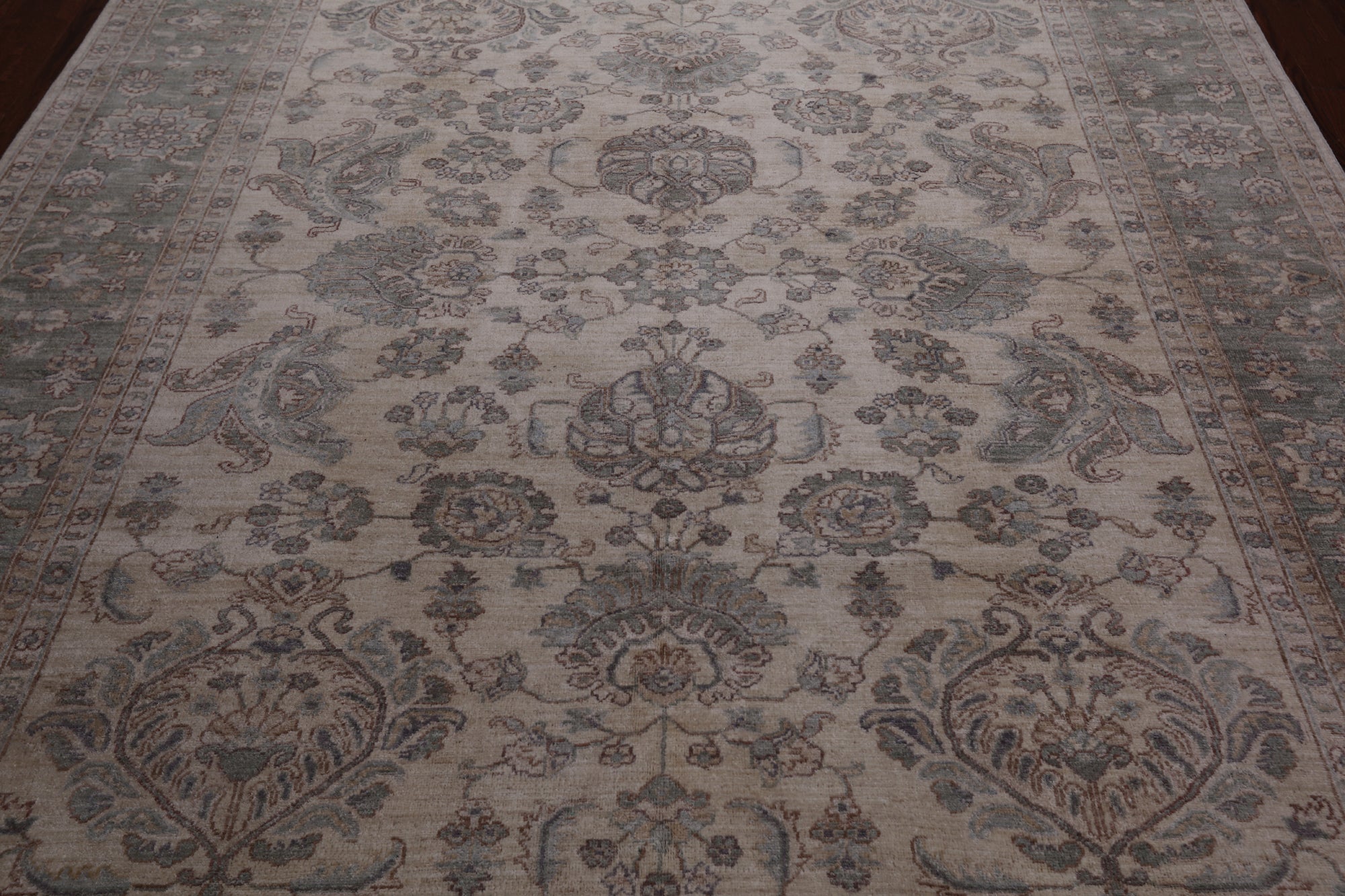 Ivory Peshawar Handmade  Wool Area Rug - 8' 2" X 9' 9"